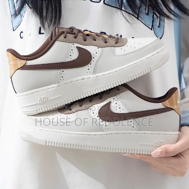 Nike Air Force 1 Low '07 Lv8 Sneakers
