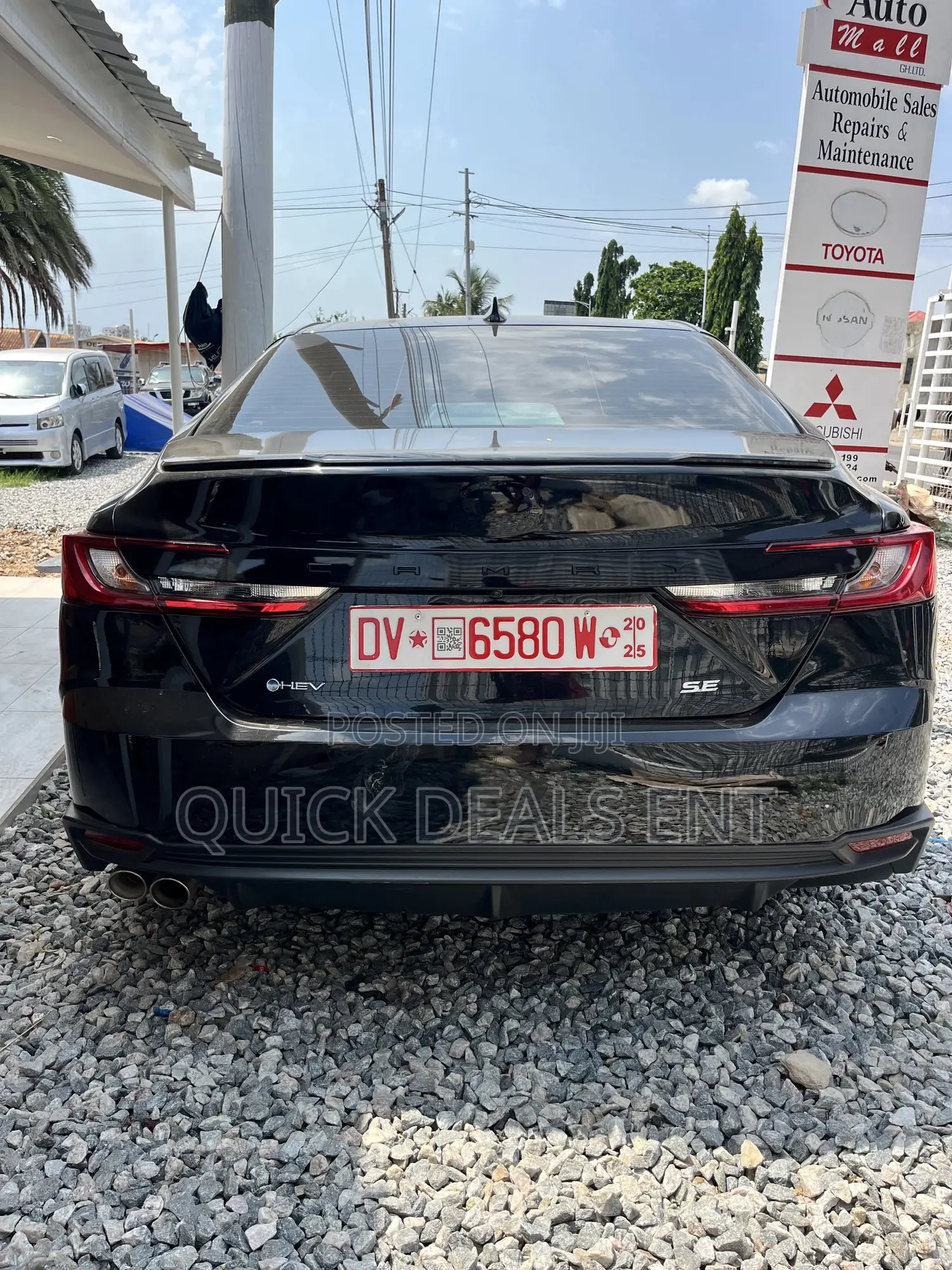 Toyota Camry SE 2024 Black