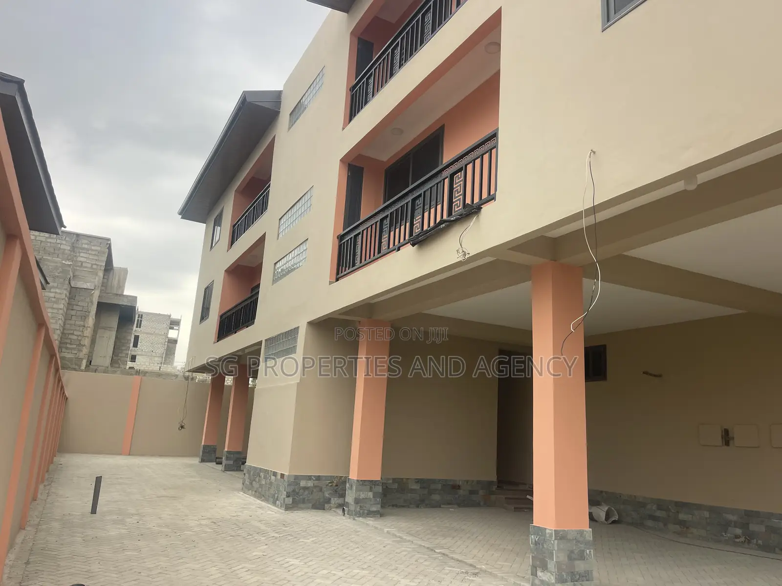1bdrm Apartment in Lashibi, Sakumono for rent