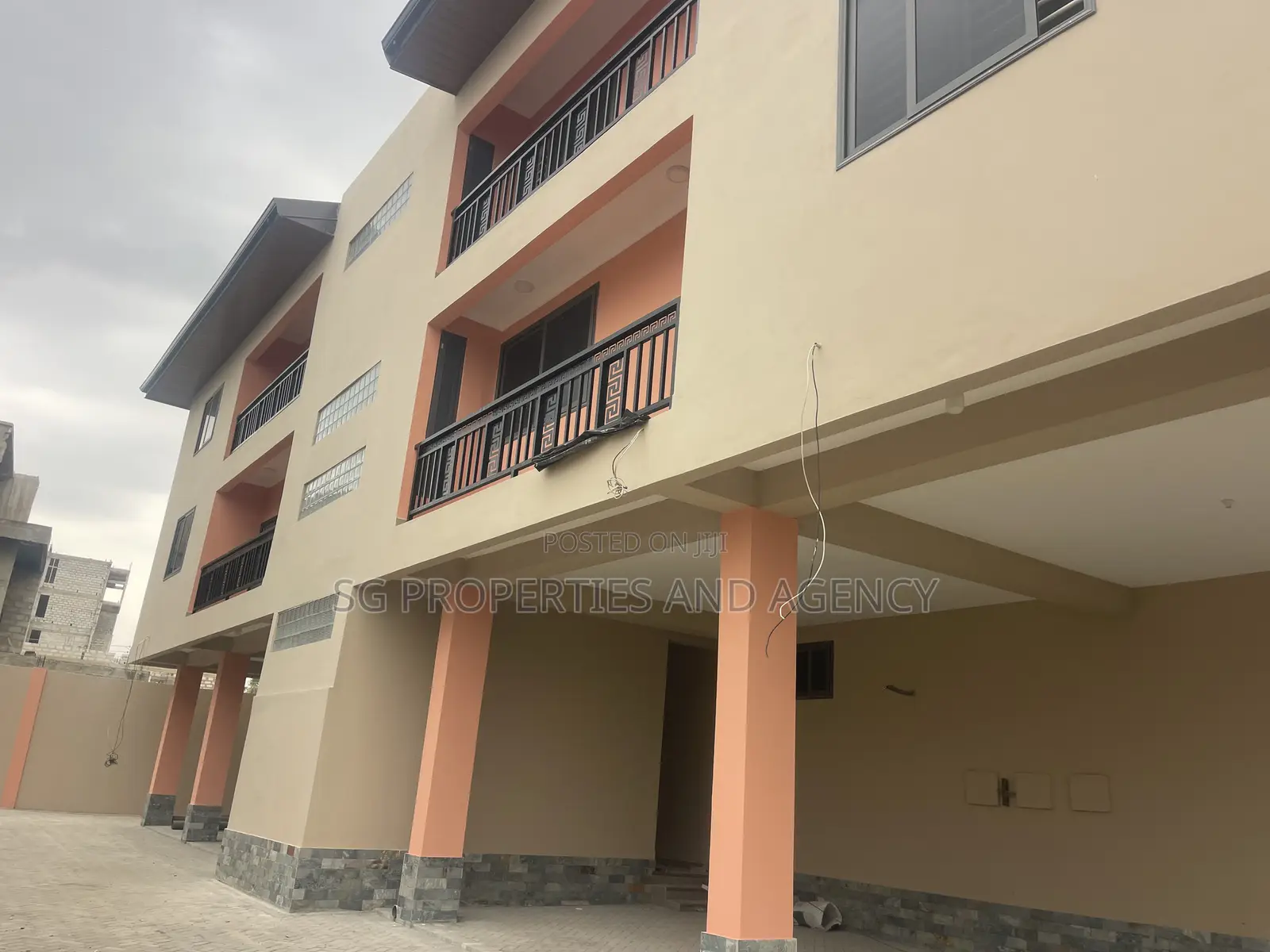 2bdrm Apartment in Lashibi, Sakumono for rent