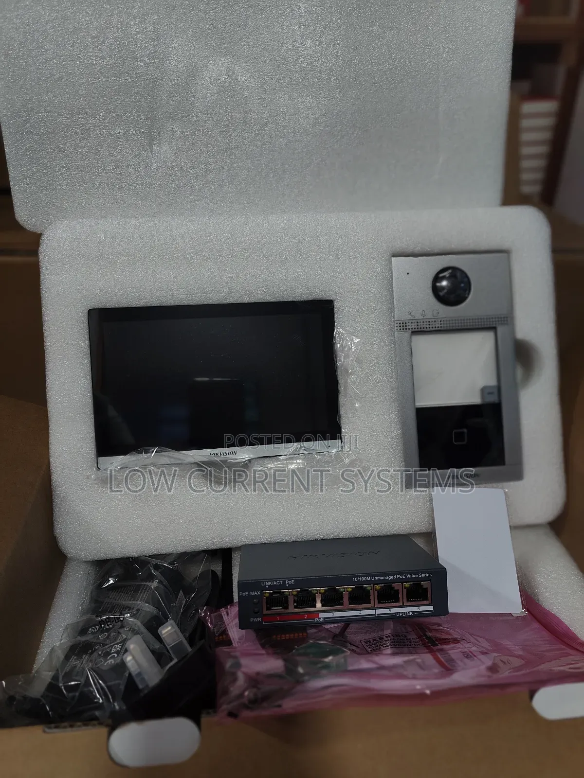 Hikvision Ds-kis614-p(C) Ip Video Doorbell Kit With 4 Port Poe Switch