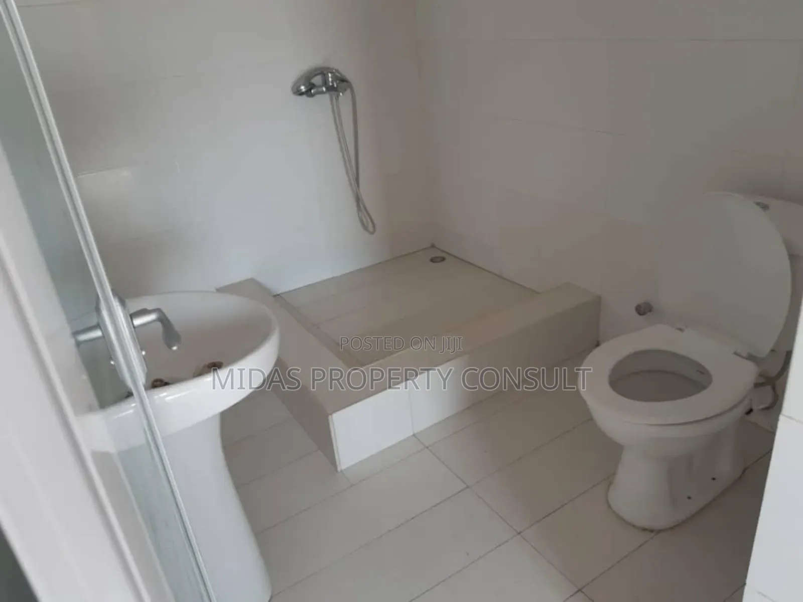 3bdrm House in Kwabenya for sale