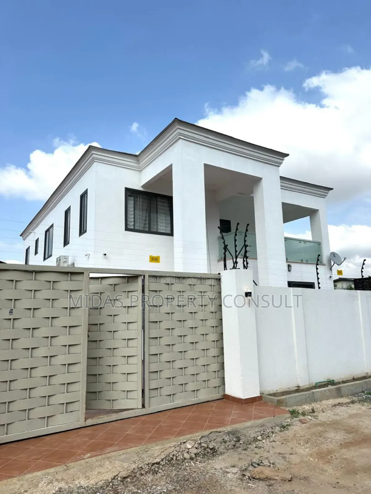 Furnished 4bdrm House in Cantonment, Cantonments for sale