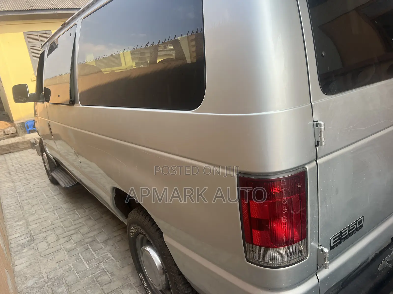 Ford E350 2010 Silver