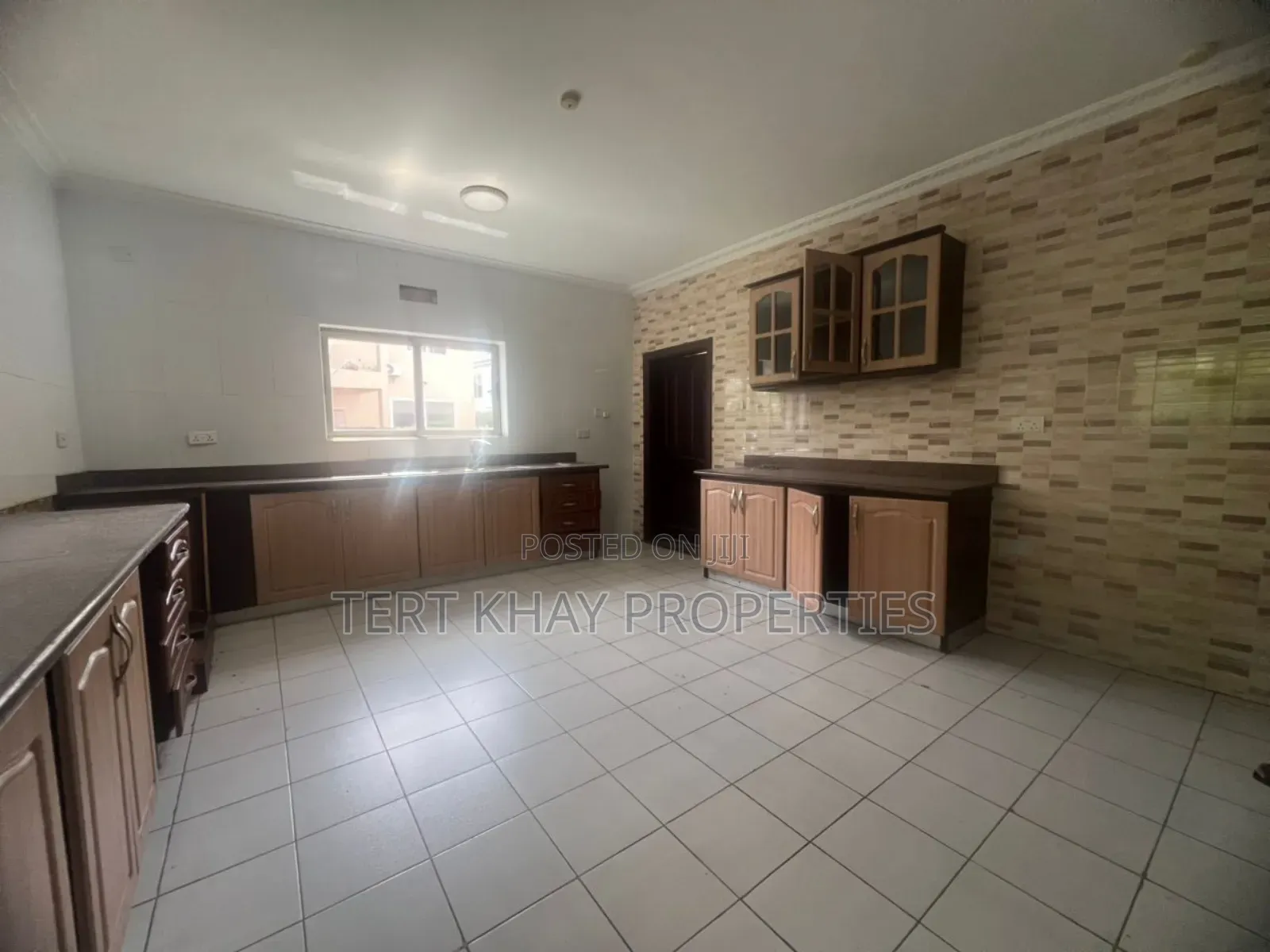 5bdrm House in Contonments, Cantonments for sale