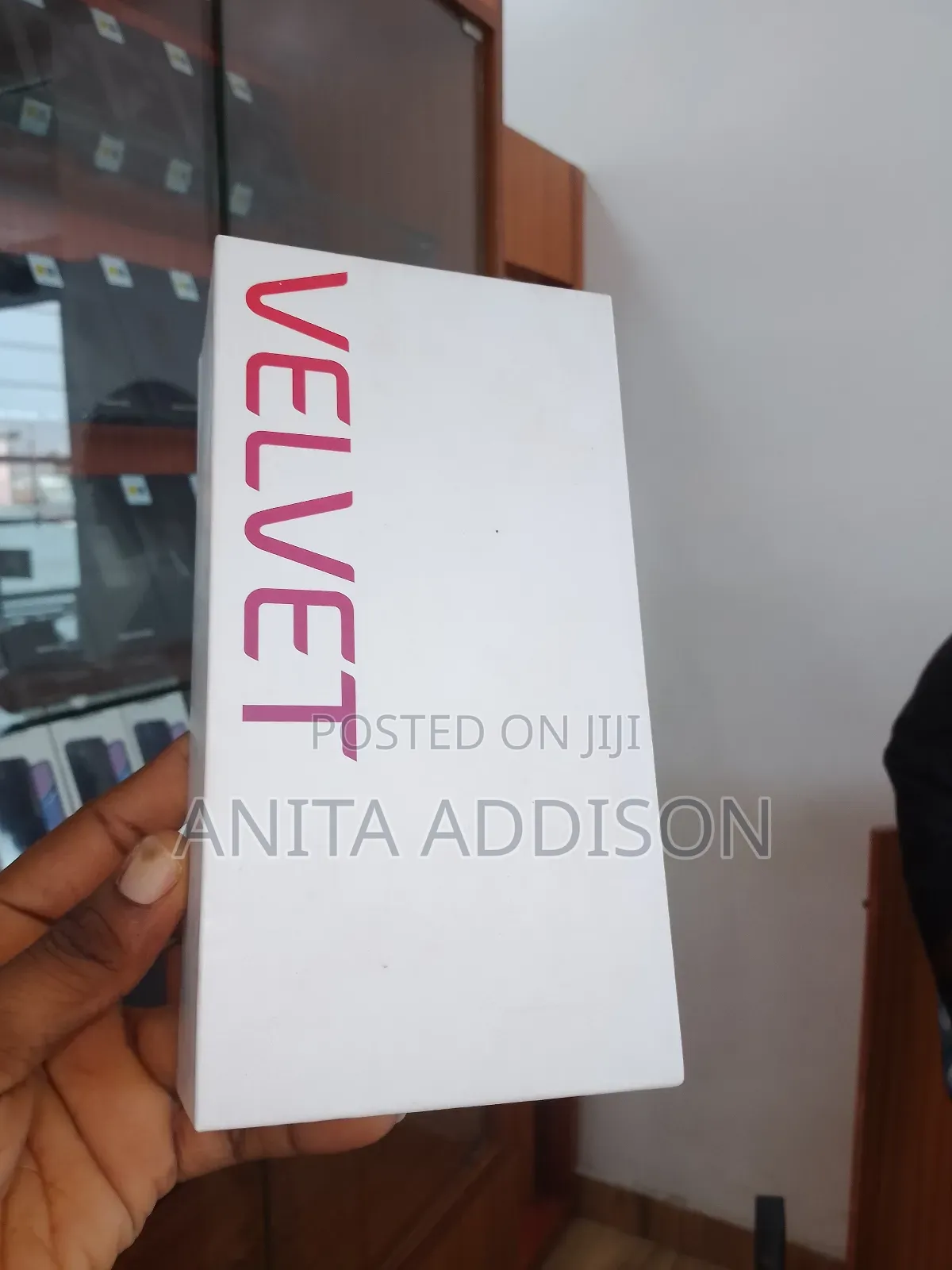 New LG Velvet 128 GB Black
