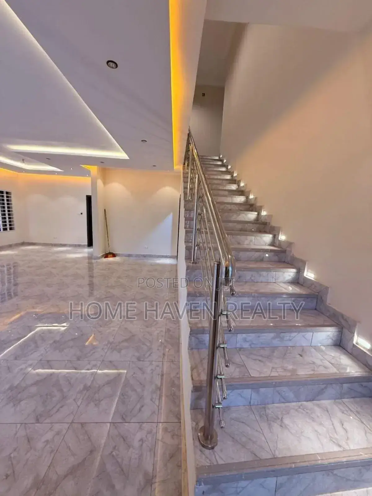 4bdrm House in Ashongman Estate for sale