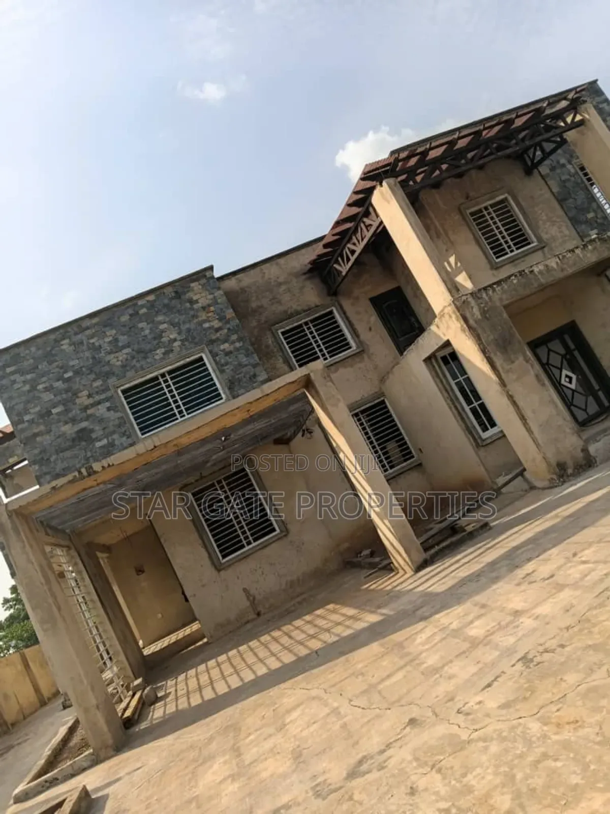 4bdrm House in Ejisu Bomfa for sale