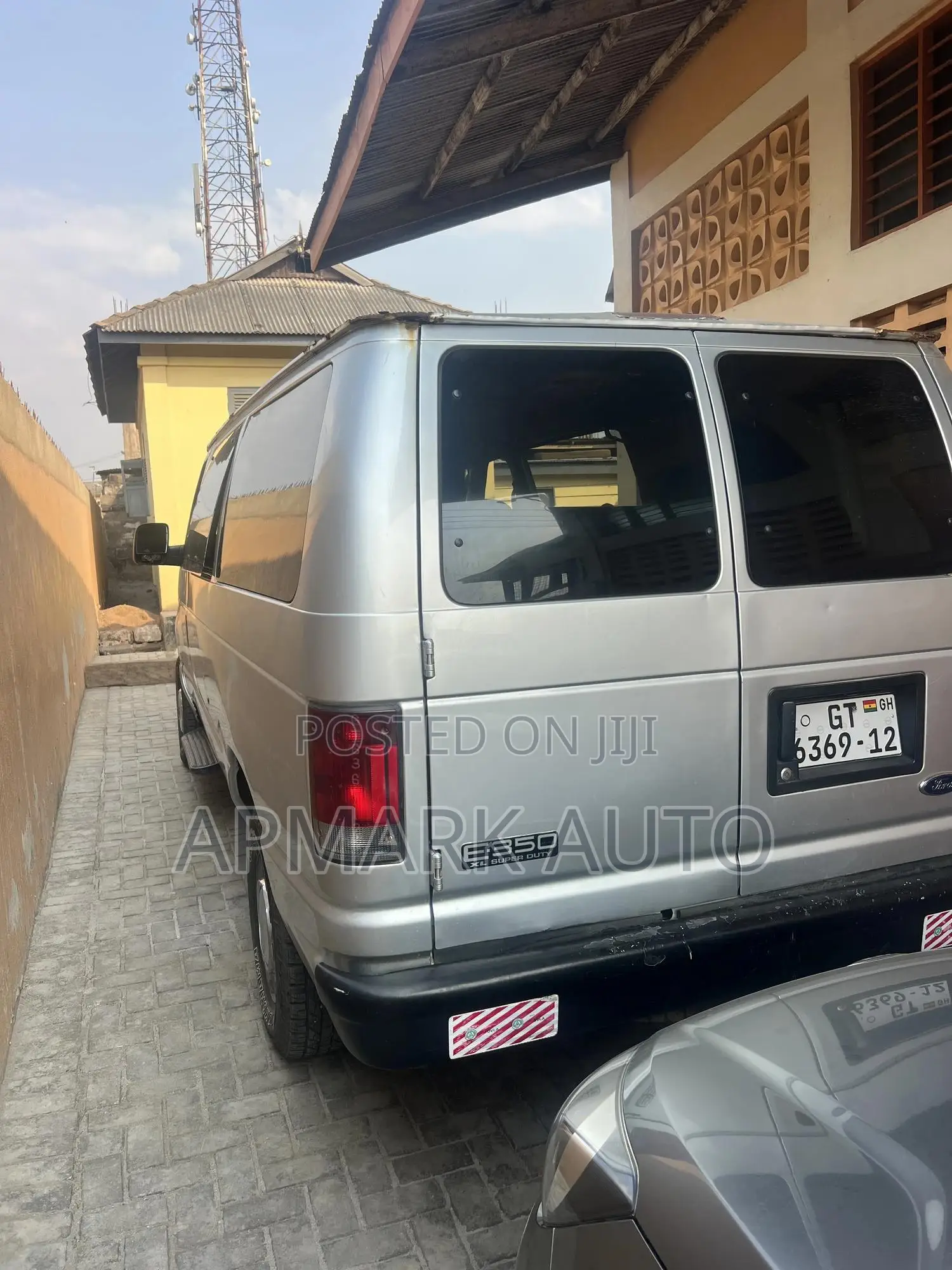 Ford E350 2010 Silver