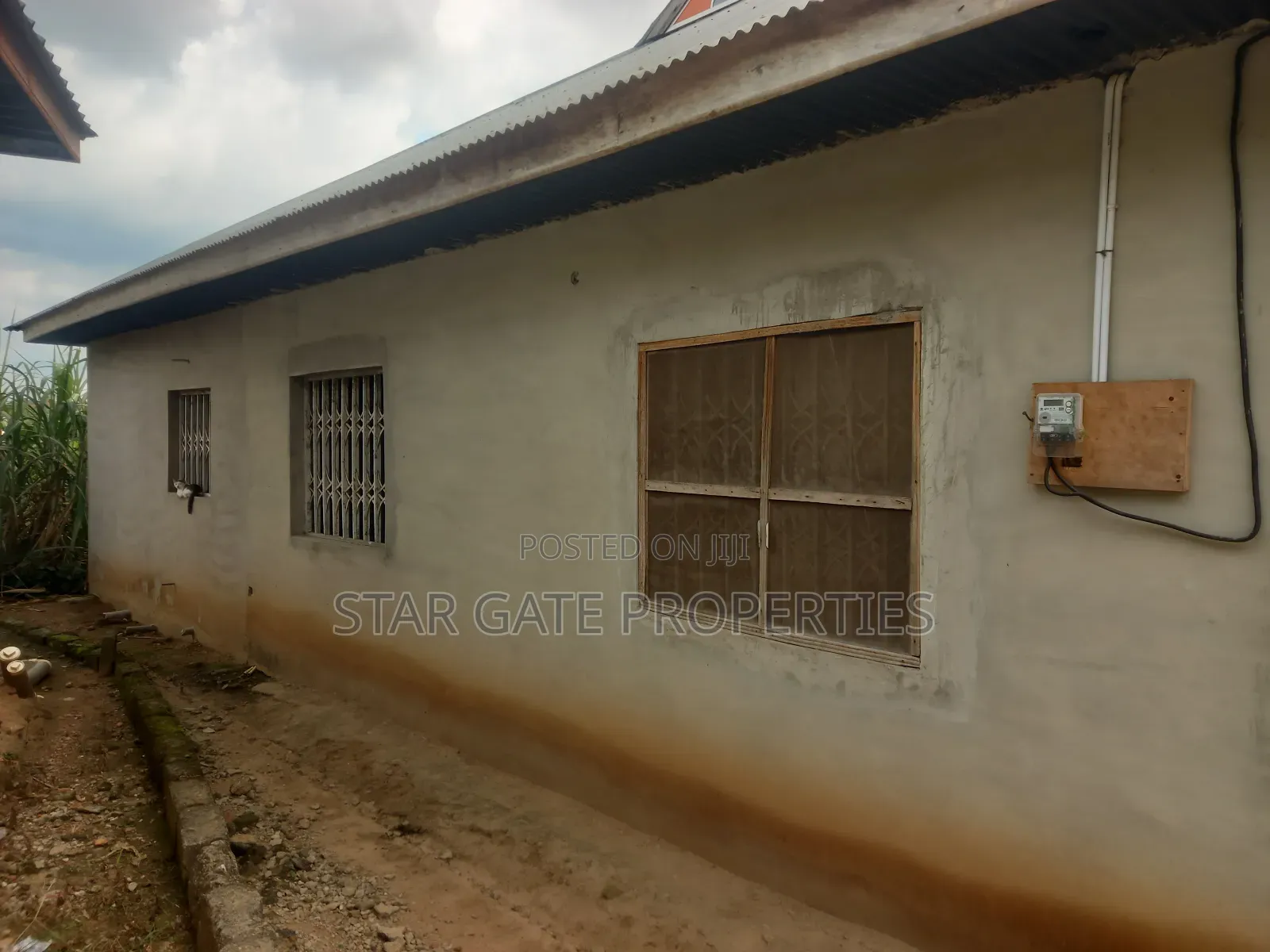 5bdrm House in Ejisu Manhyia for sale
