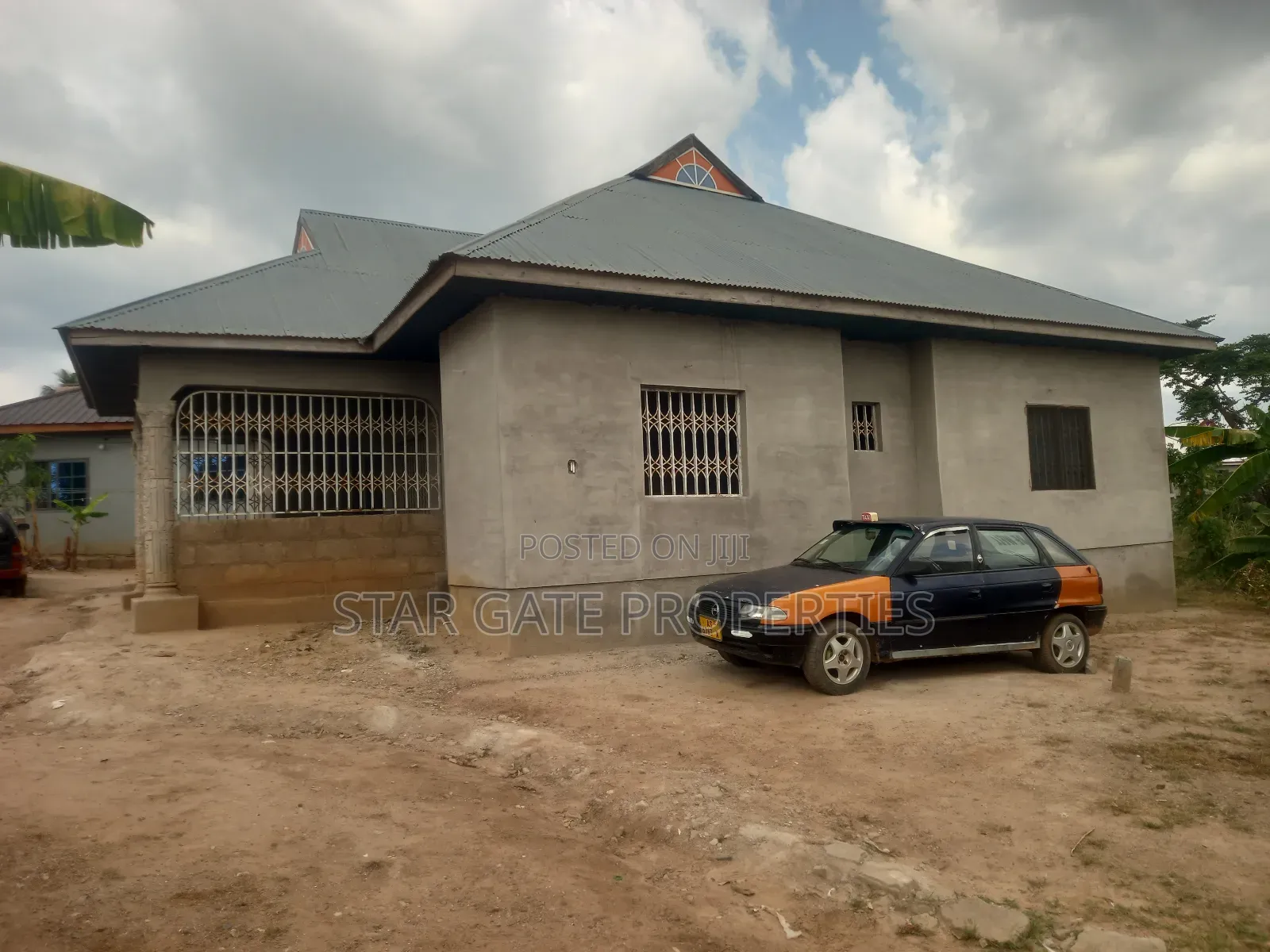 5bdrm House in Ejisu Manhyia for sale