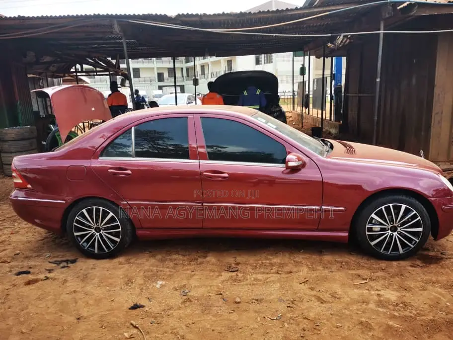 Mercedes-Benz C230 2014 Red