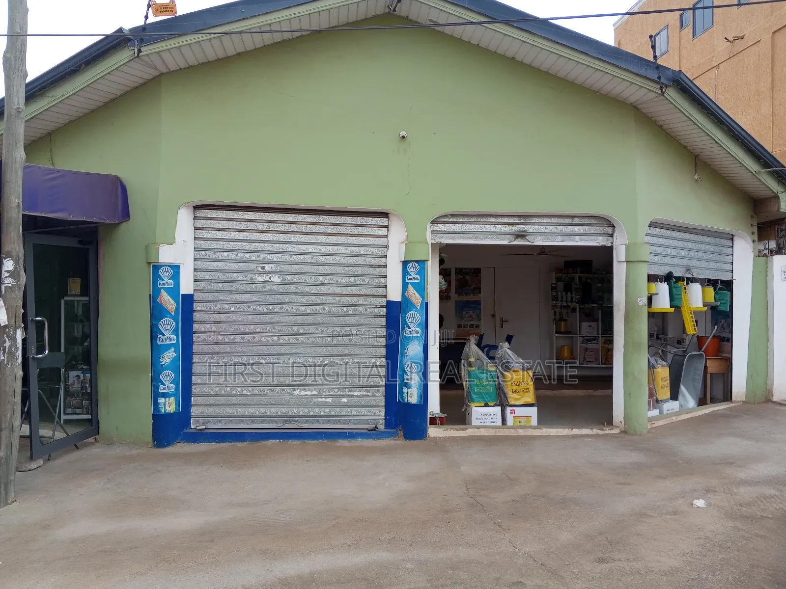 3 Bedroom 3 Stores Main Road Directly for Sale