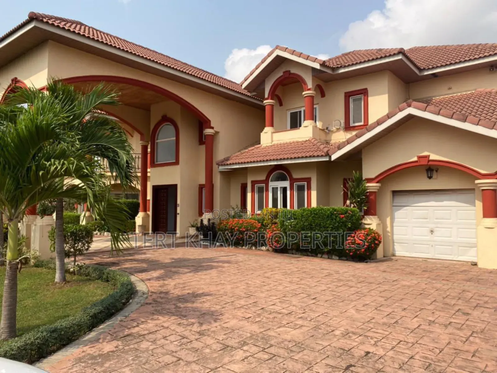 8bdrm House in Trassaco, East Legon for sale
