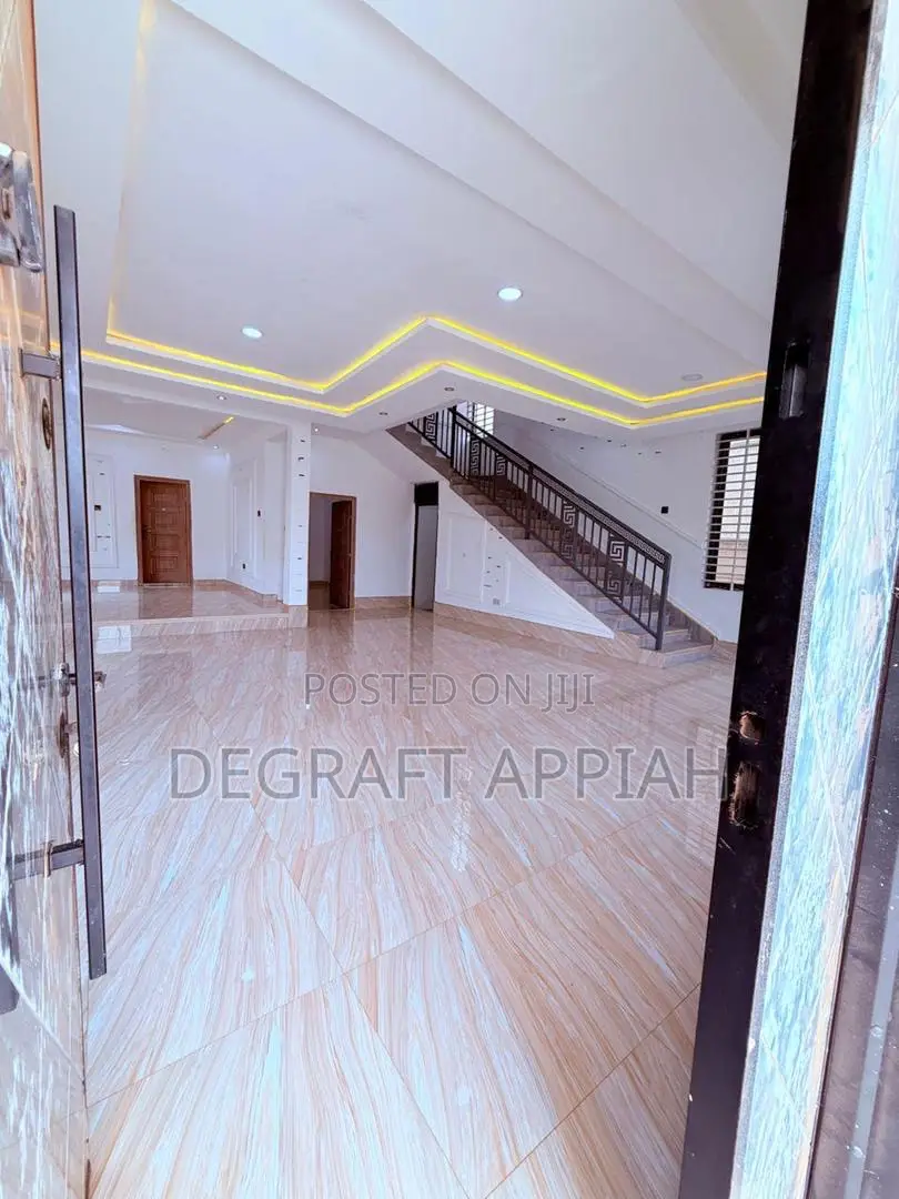 4bdrm Duplex in East Legon Hills, Accra Metropolitan for sale