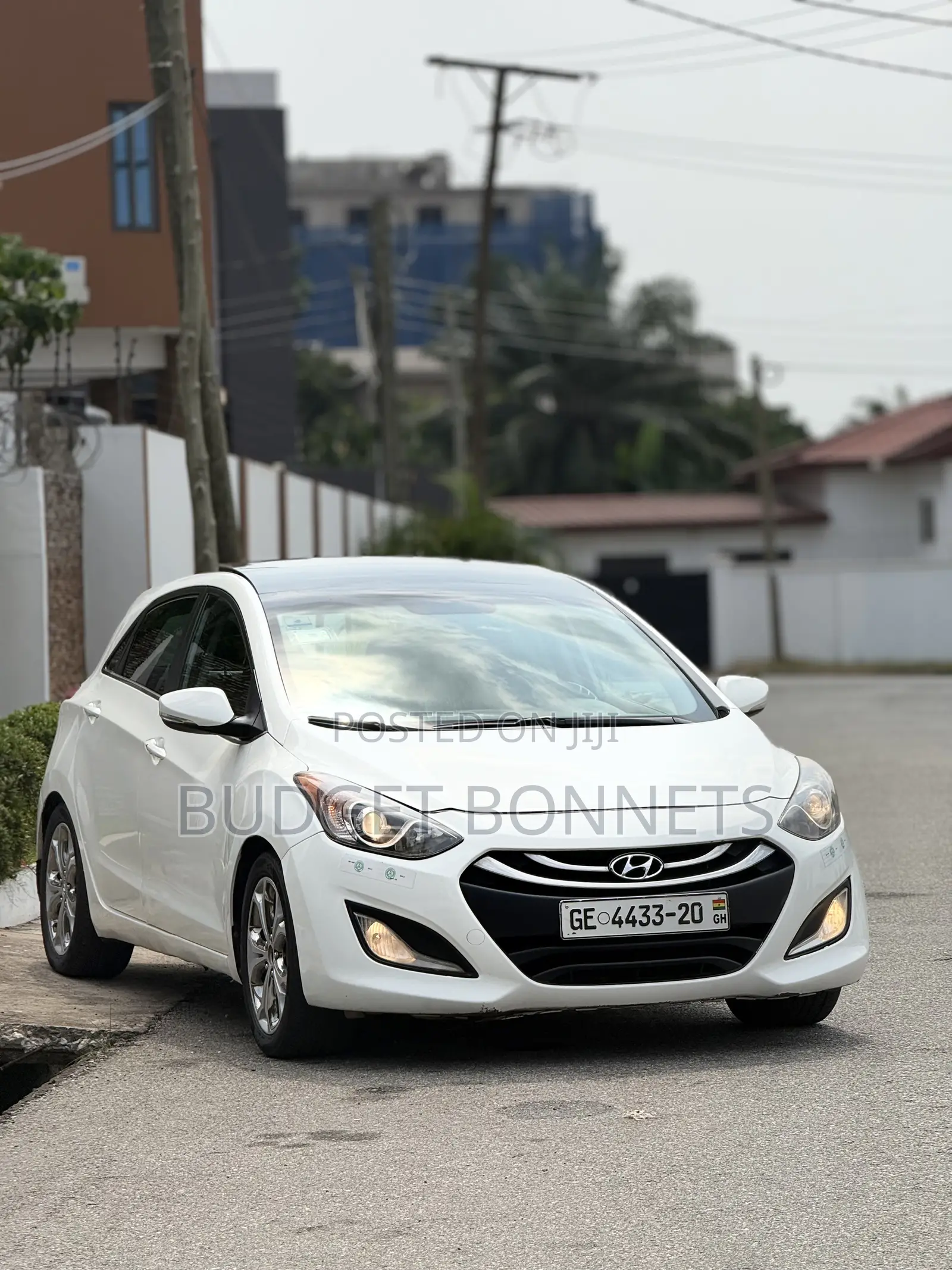 Hyundai Elantra Limited Sedan FWD (1.8L 4cyl 6A) 2016 White