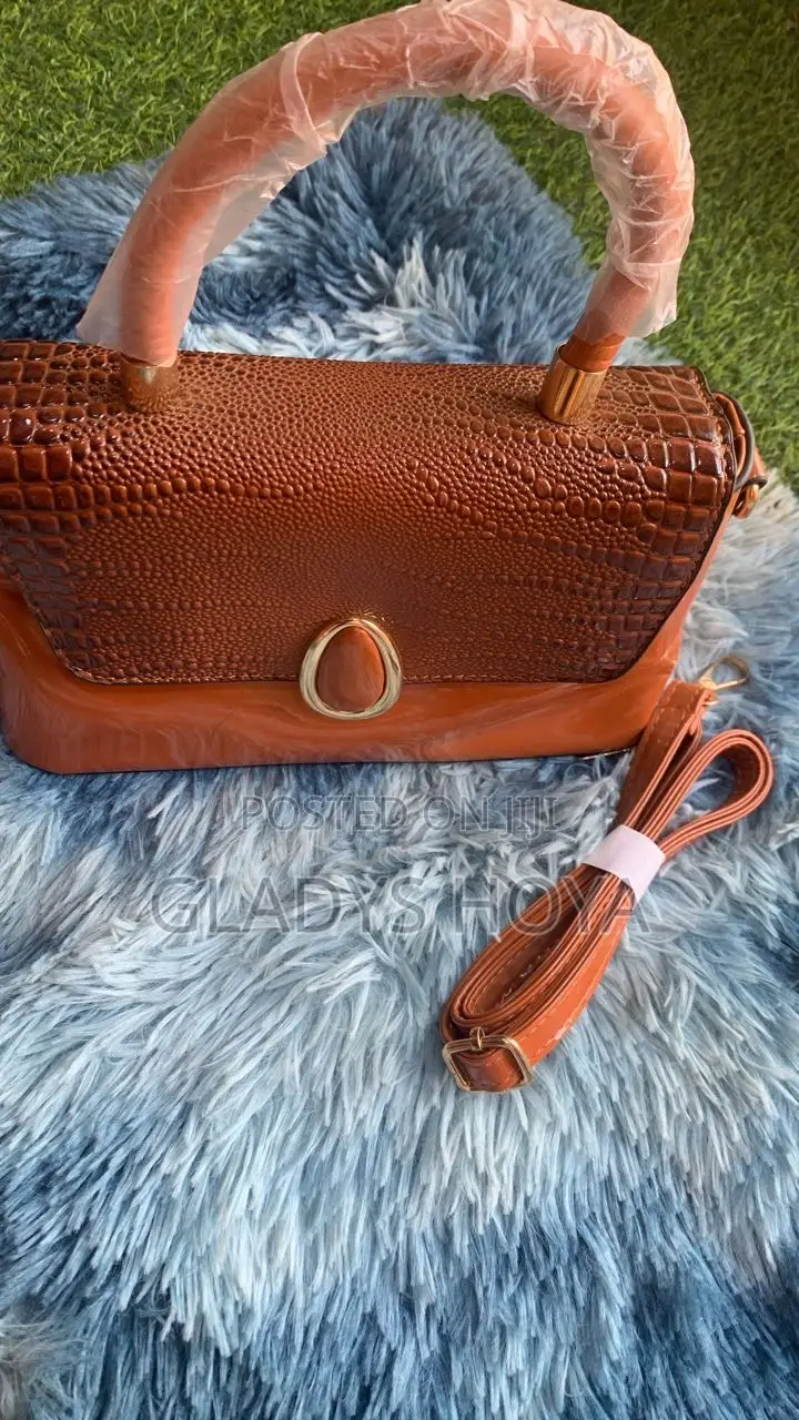 Ladies Simple Crossbody Handbag