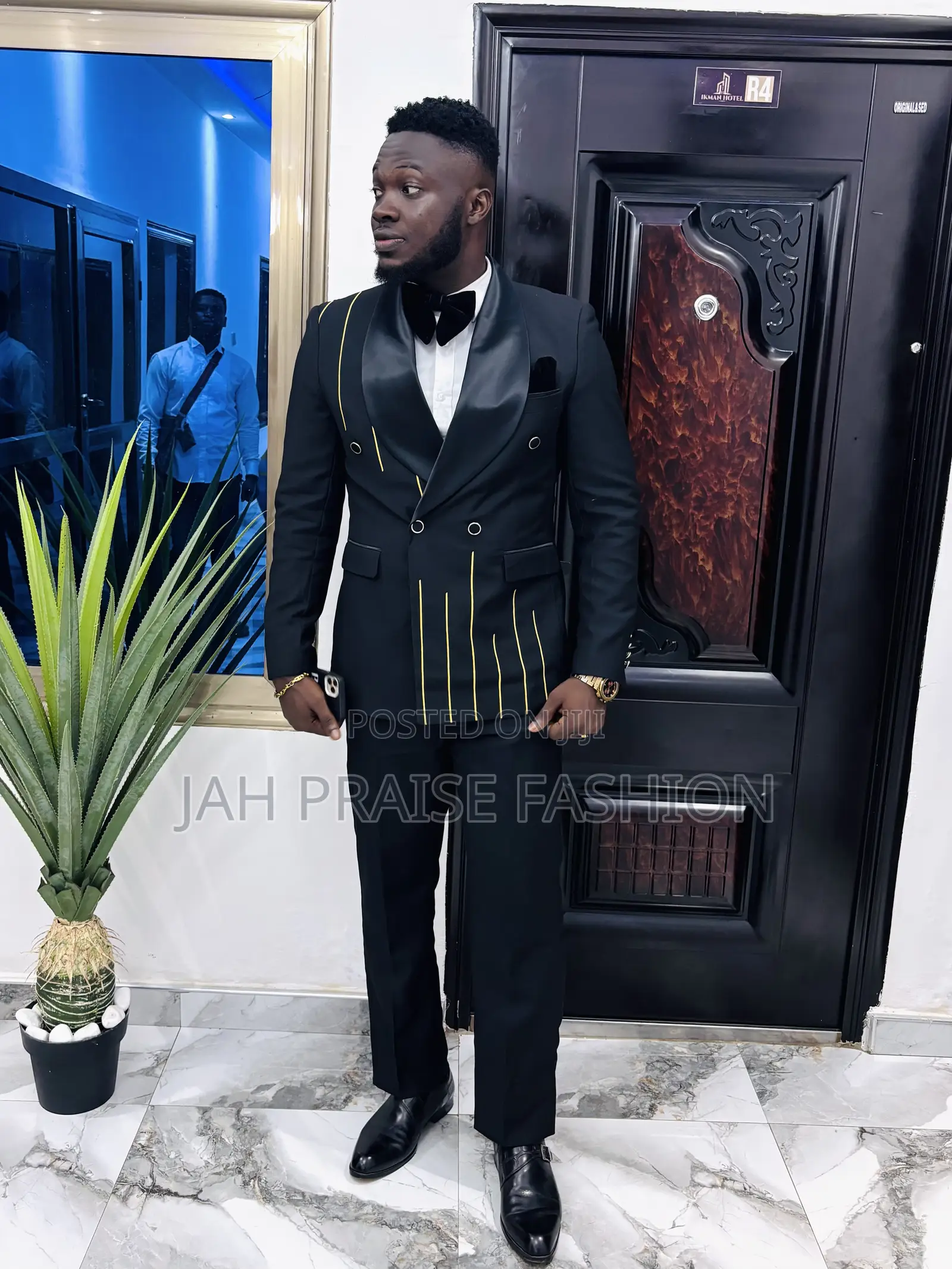 New Fashion Suit in Stock
