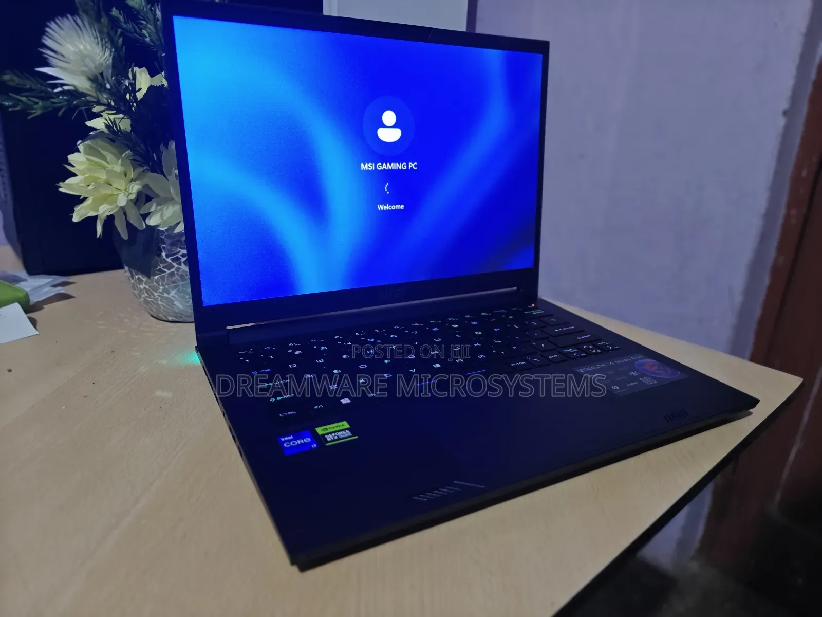 New Laptop MSI Stealth 14 Studio A13VF 16GB Intel Core i7 SSD 1T