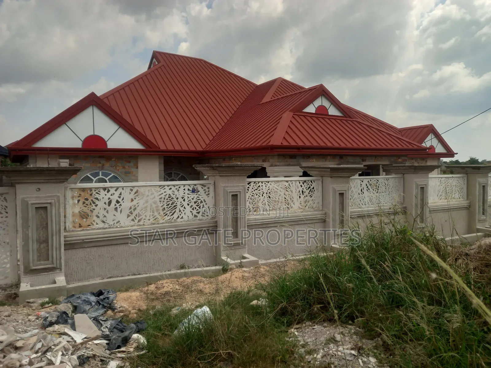 Furnished 8bdrm House in Atonsu Esereso, Kumasi Metropolitan for sale