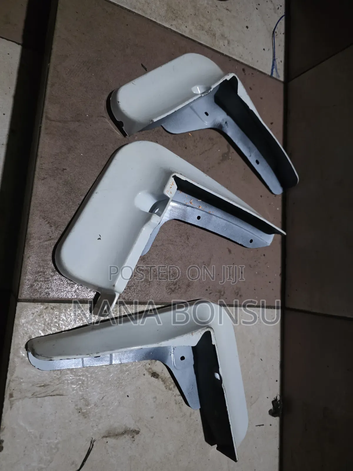 Toyota Voxy Fender Fixture