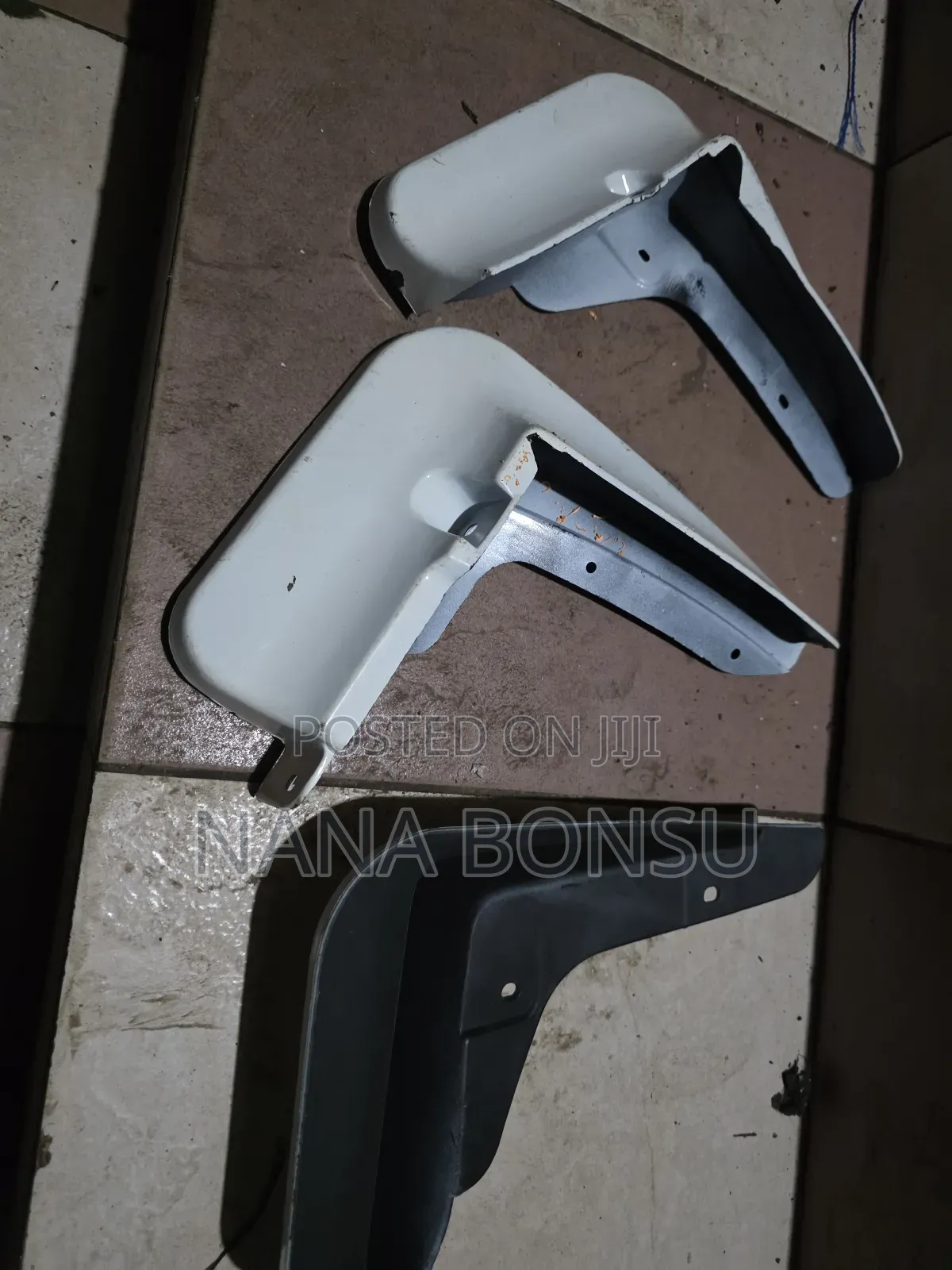Toyota Voxy Fender Fixture