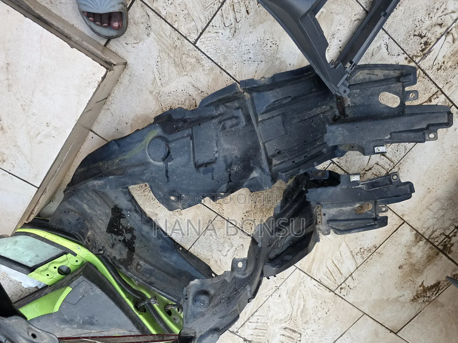 Toyota Voxy Fender Lining