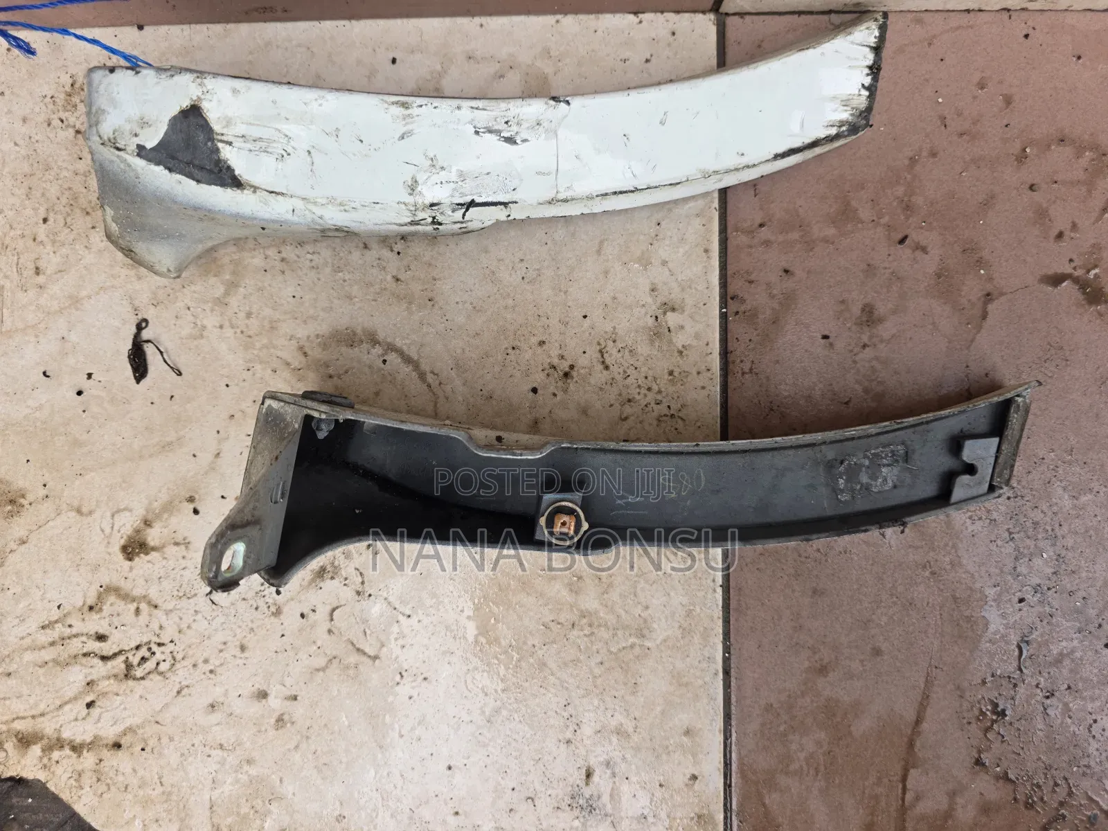 Toyota Voxy Fender Fitting
