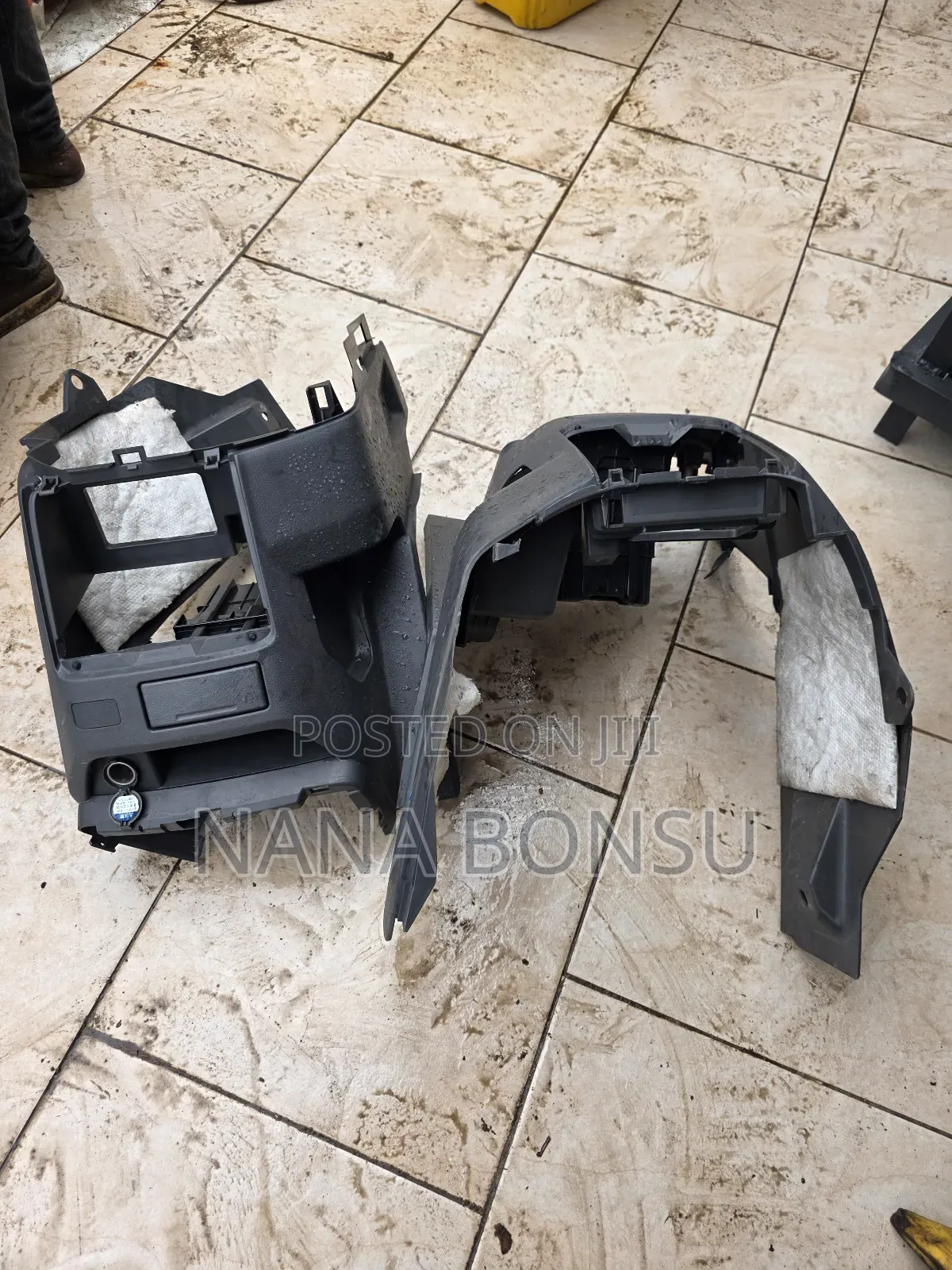 Toyota Voxy Drivers Console