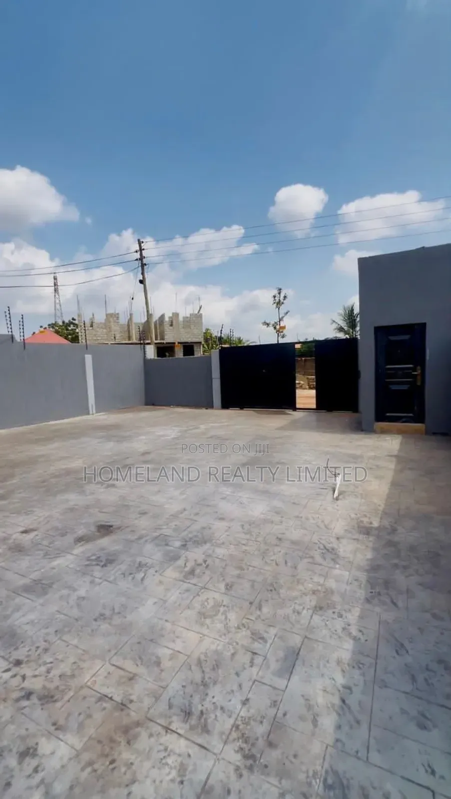 3bdrm House in Amrahia, Adenta for sale