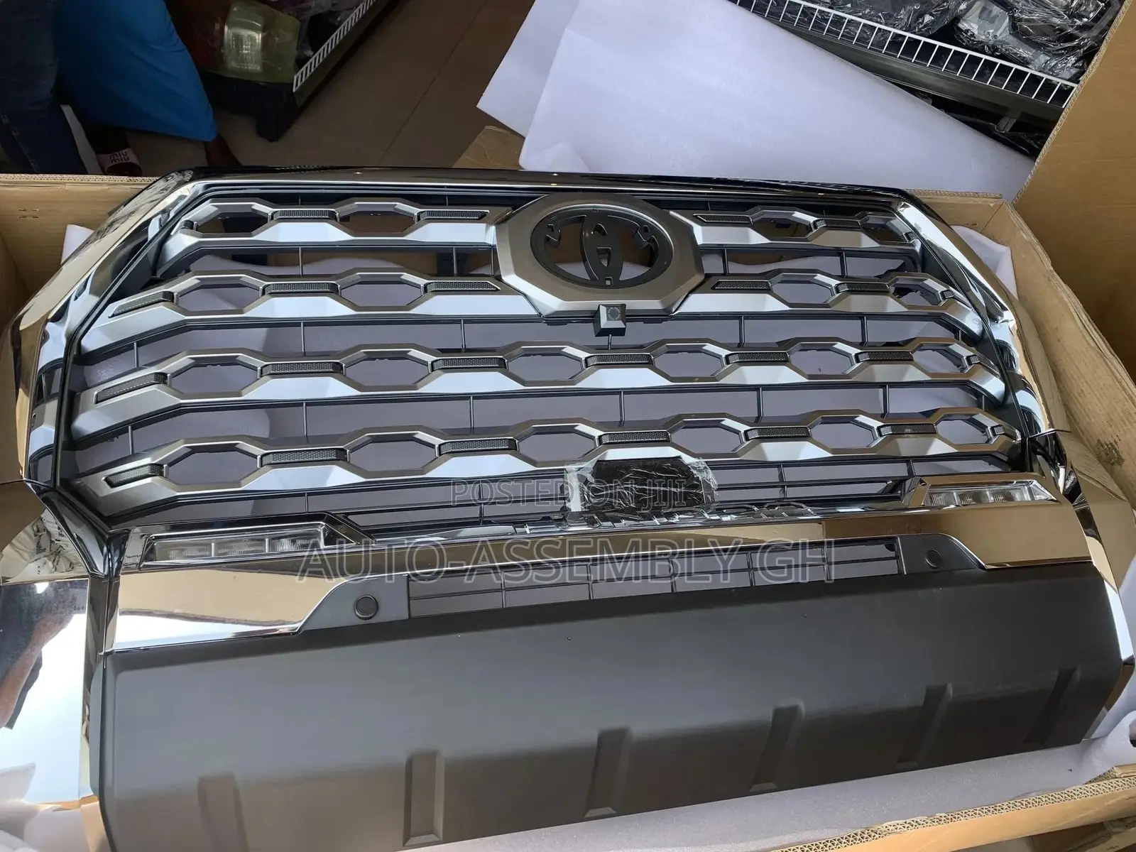 Toyota Tundra 2022,2023,2024,2025 Front Bumper With Led