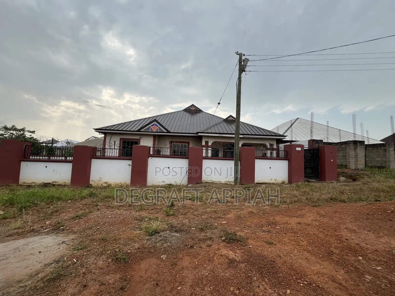 6bdrm House in Adankwame Esaso, Atwima Nwabiagya for sale