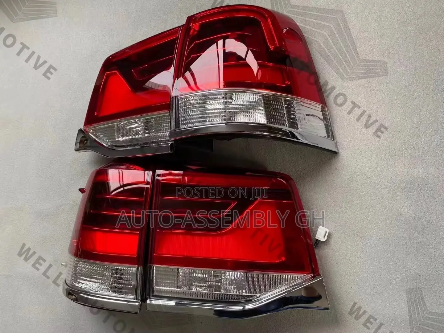 Land Cruiser 200 (2016-2021) Tail Light Set