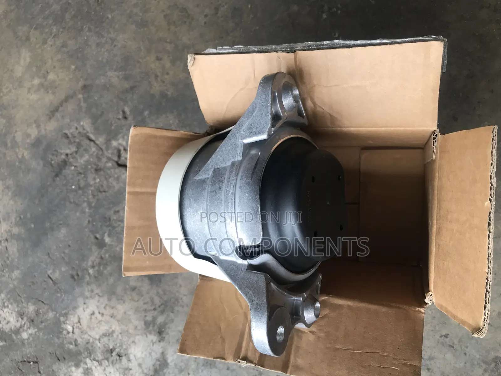 Mercedes Benz C300 (W205) Engine Seat (Mount)