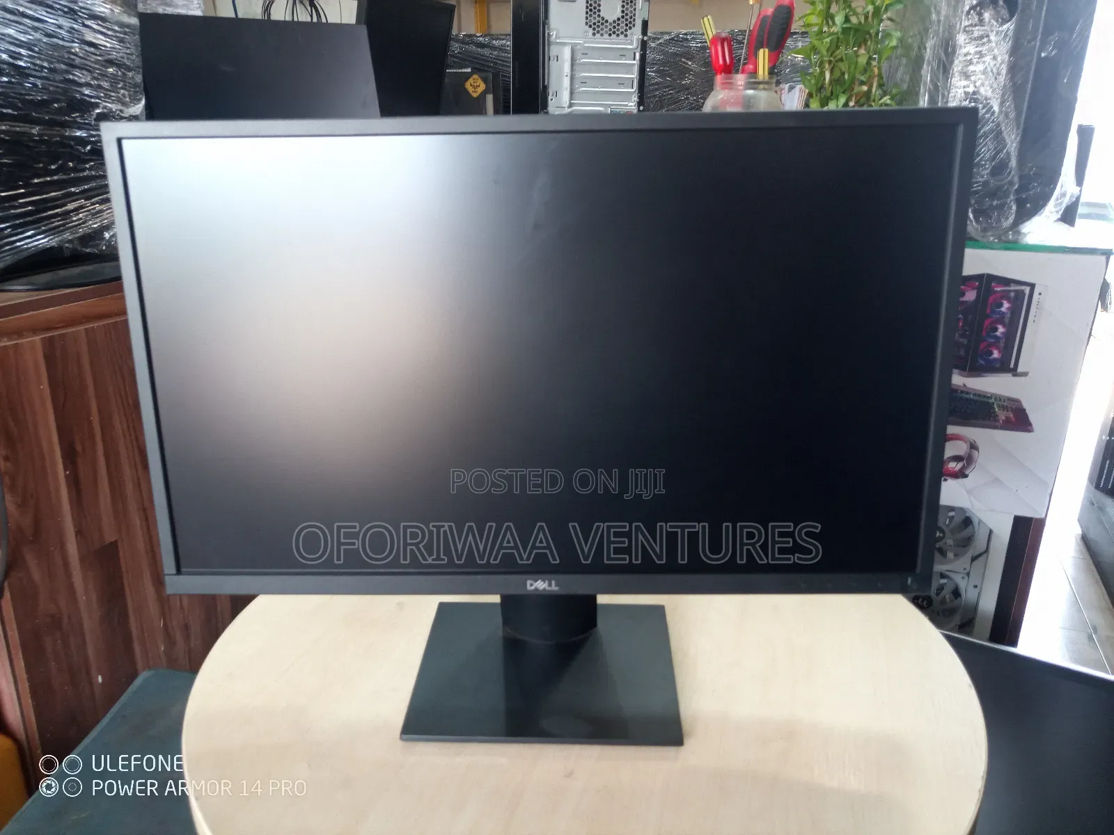 Dell E2421hn