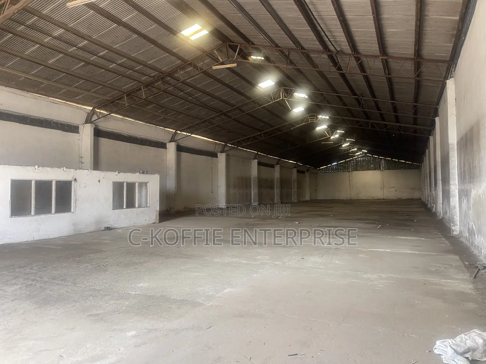 1300 SQM Warehouse at Dzorwulu for Rent