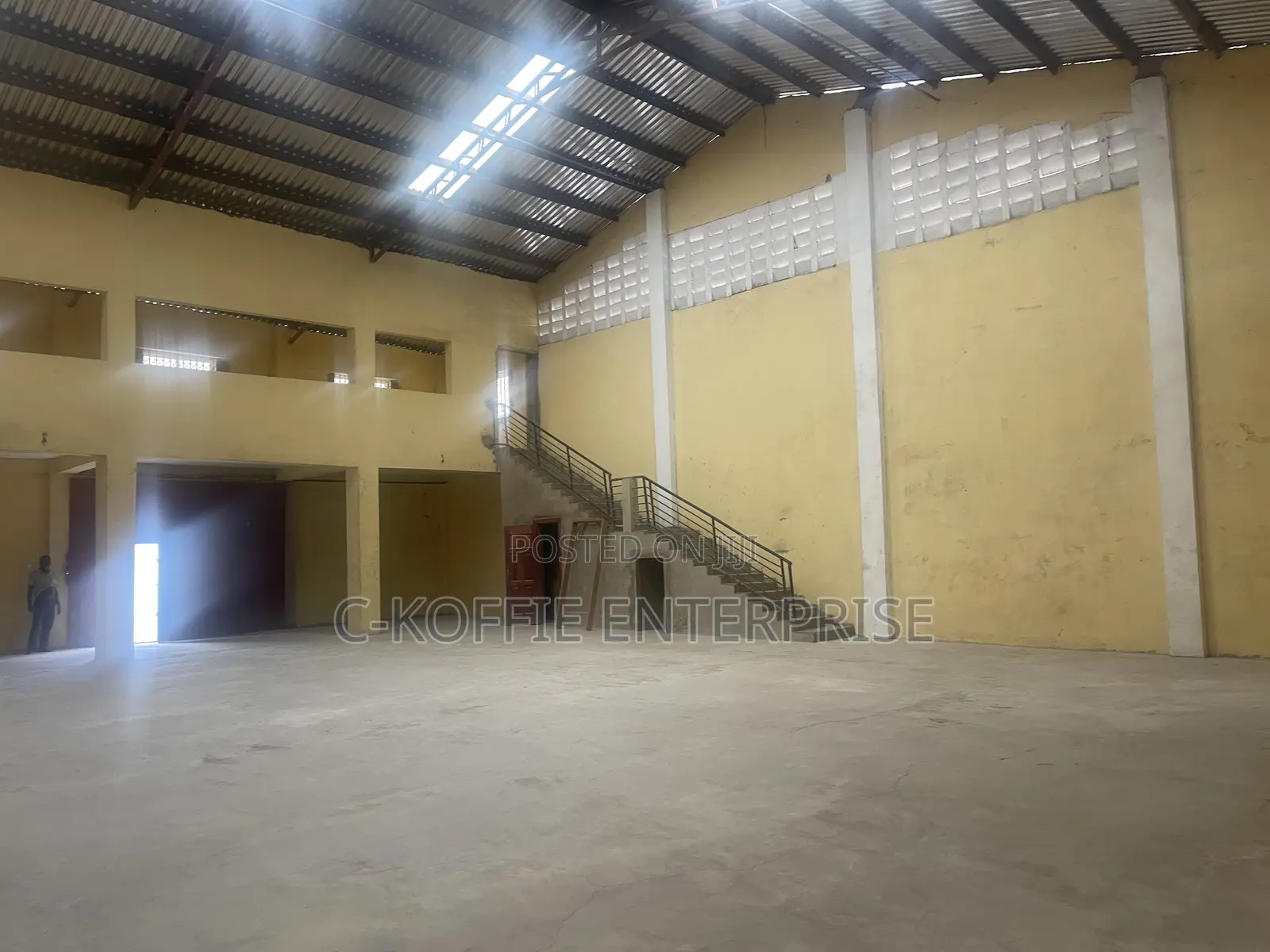 330 SQM Warehouse at Spintex for Rent