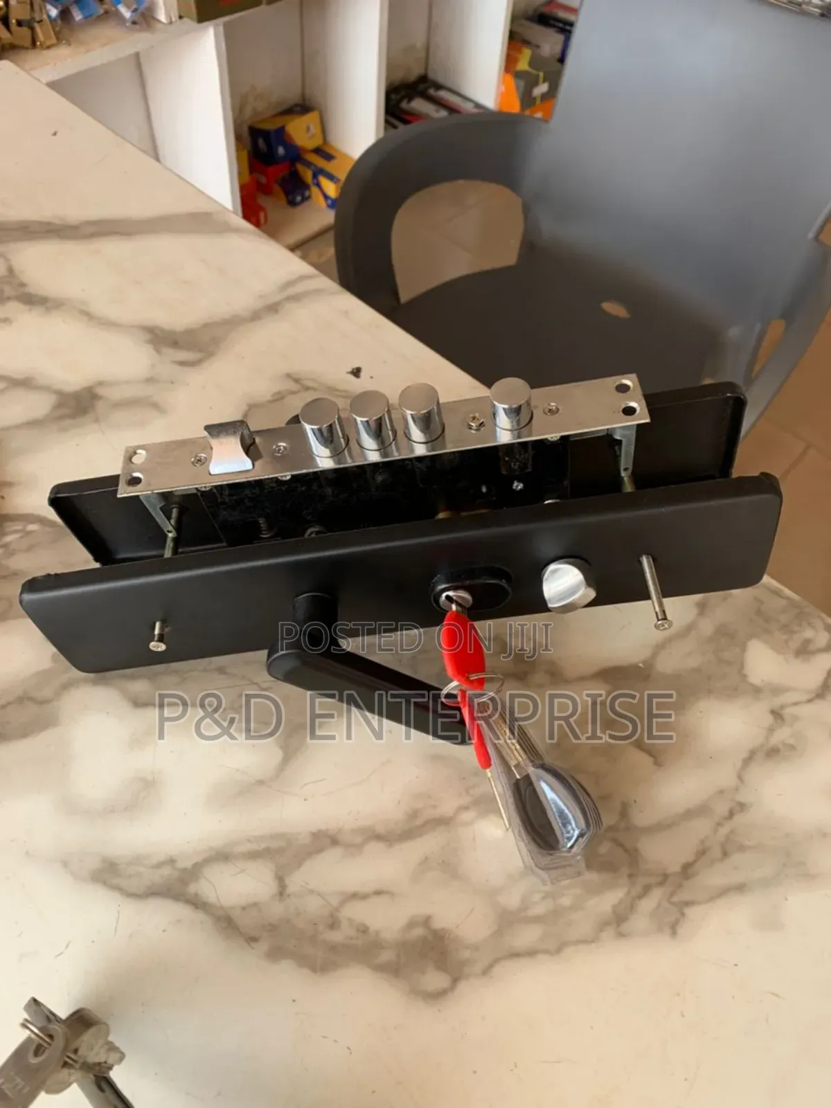 Quality China Door Lock With Metal Black Handle.