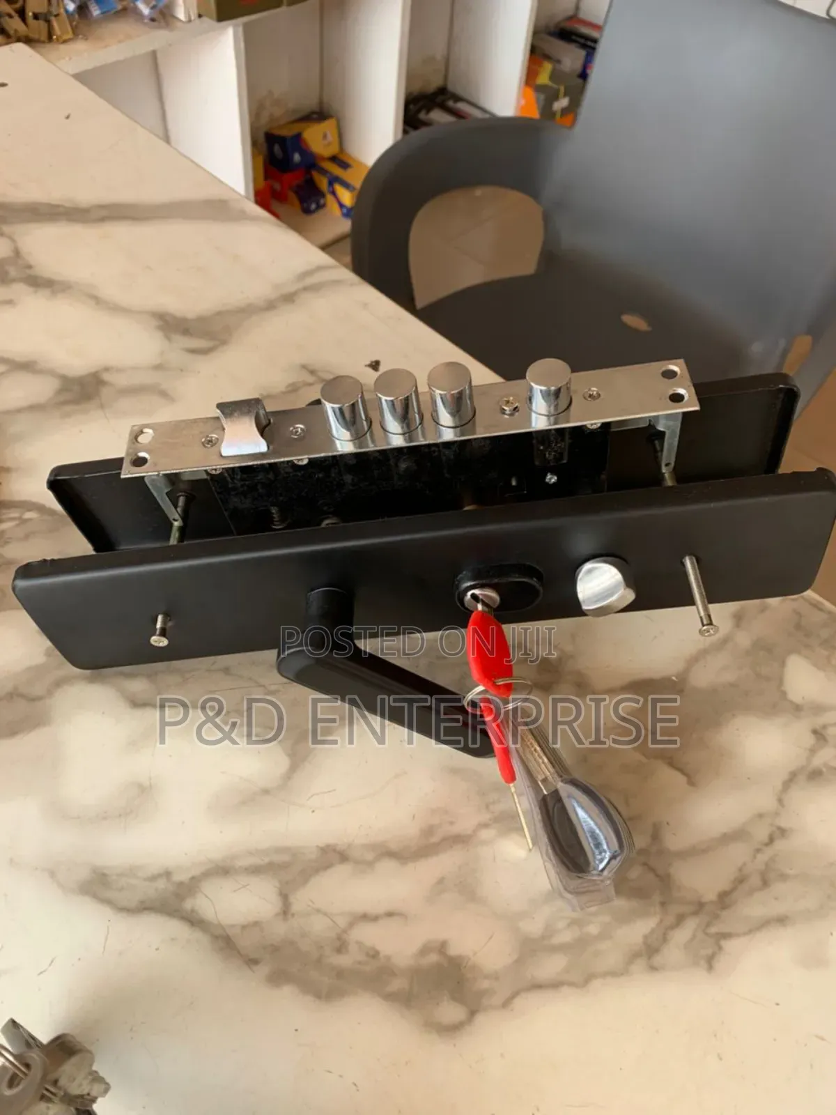 Quality China Door Lock With Metal Black Handle.