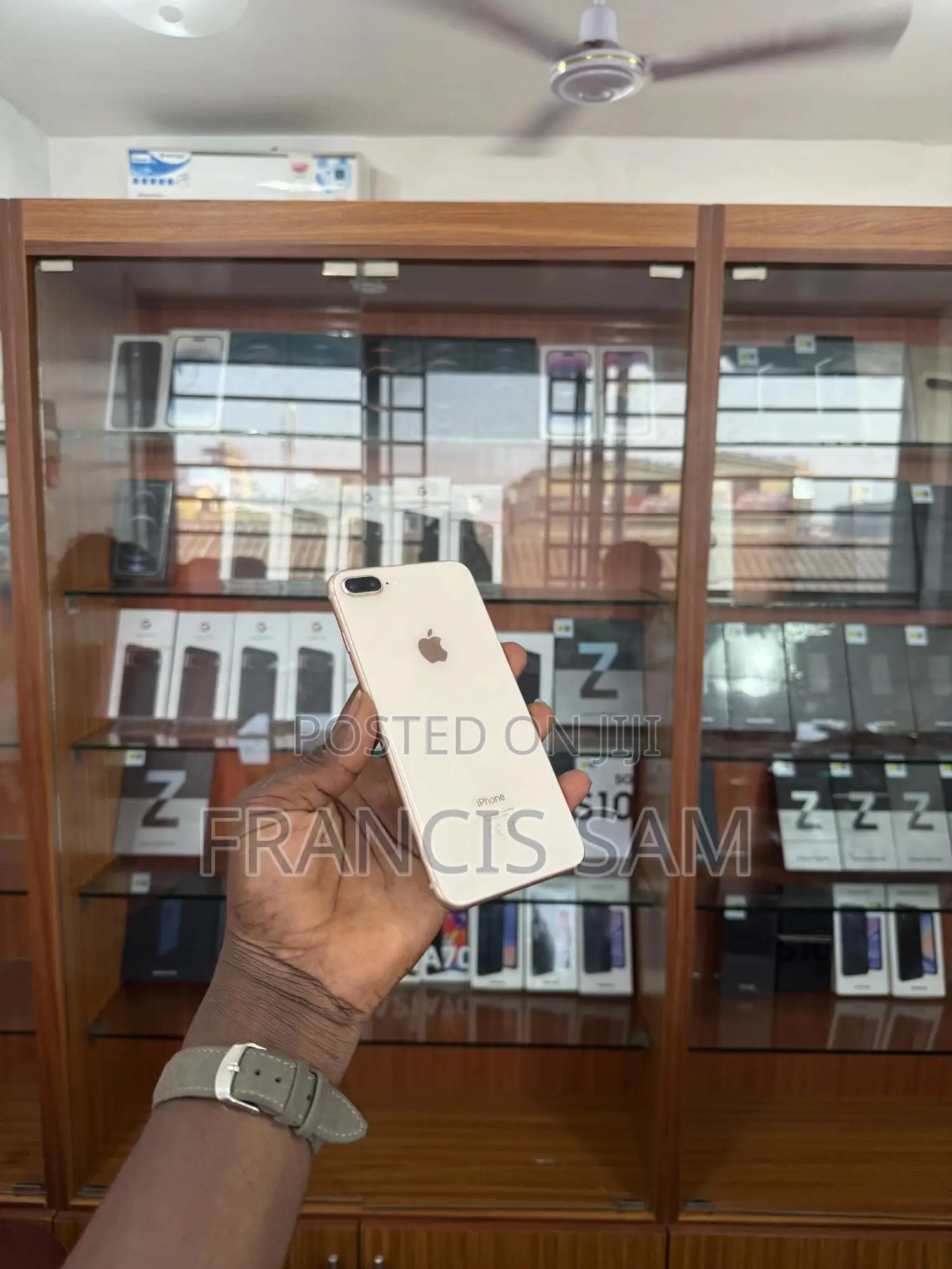 Apple iPhone 8 Plus 64 GB Gold