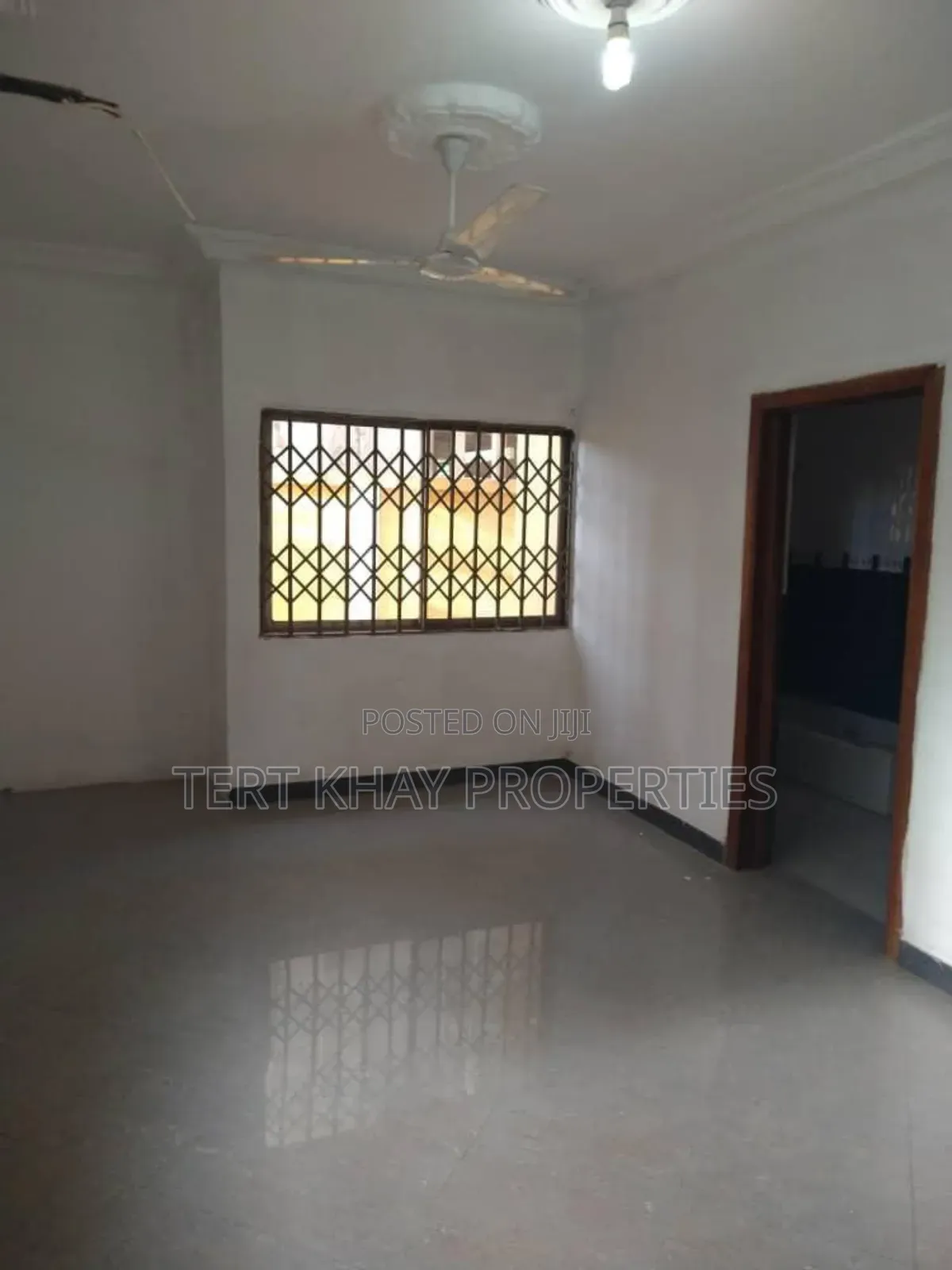 7bdrm House in Community 22, Tema Metropolitan for sale