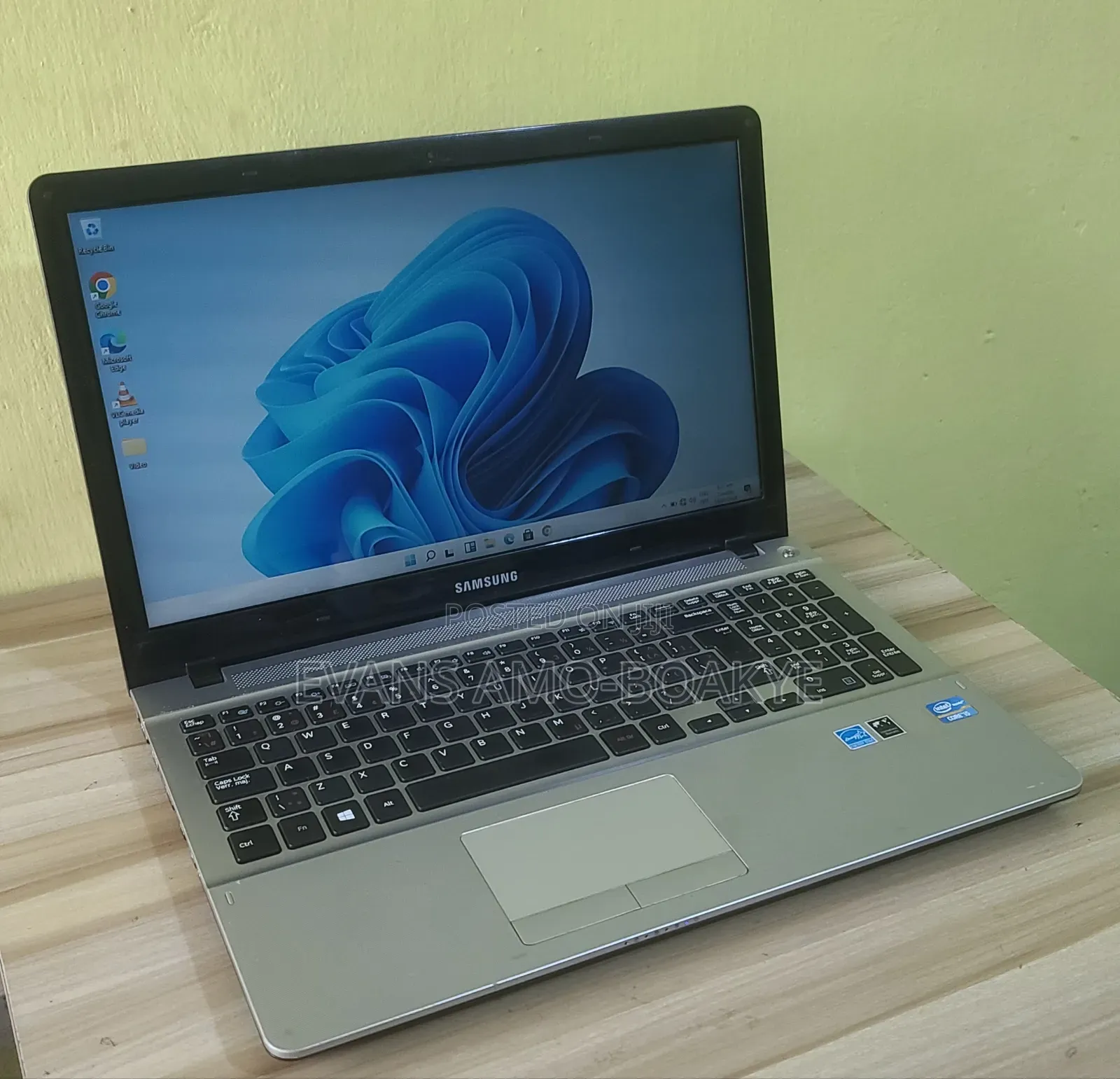 Laptop Samsung NP370R5E 8GB Intel Core I5 HDD 1T