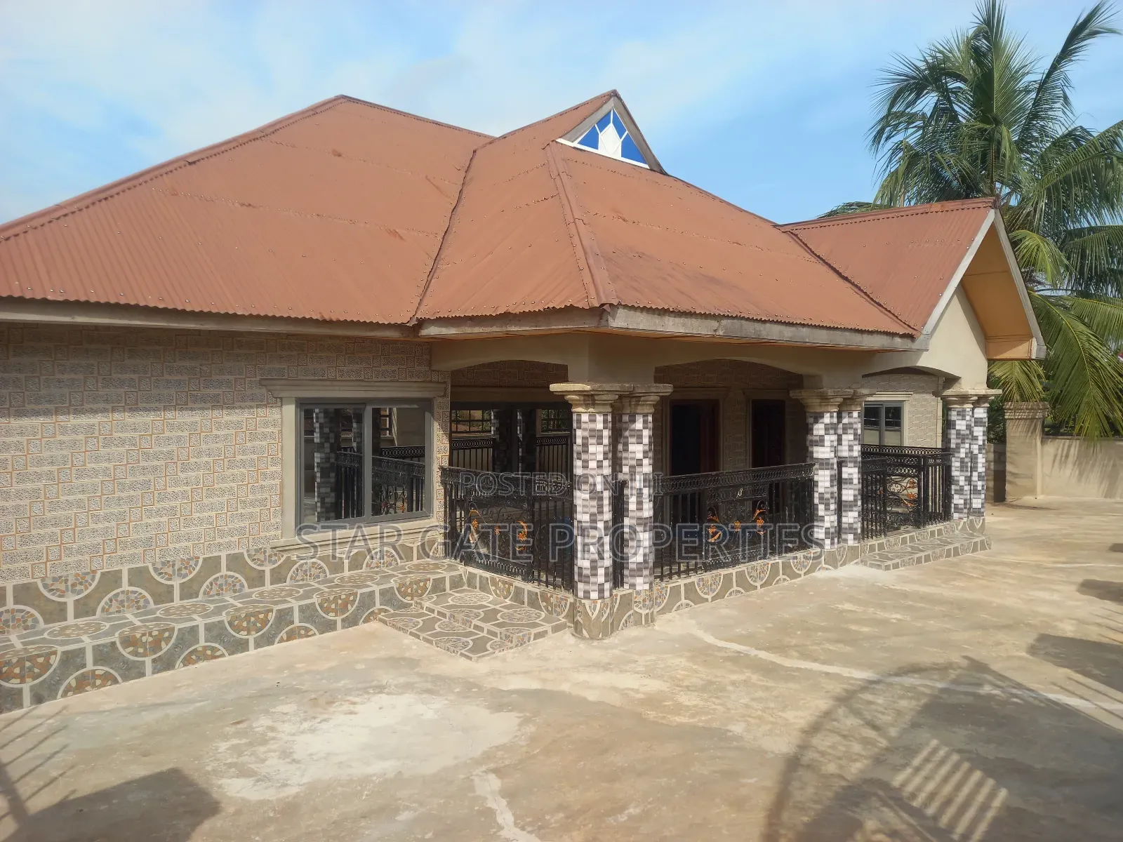 4bdrm House in Ofoase Kokoben/, Kumasi Metropolitan for sale