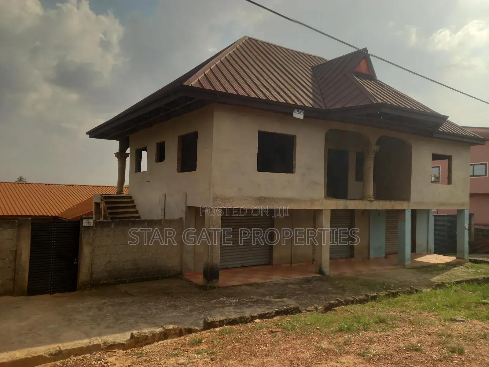 10bdrm House in Kwadaso Estate, Kumasi Metropolitan for sale