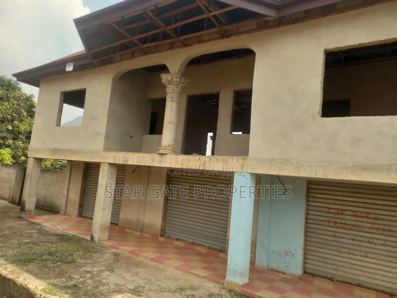 10bdrm House in Kwadaso Estate, Kumasi Metropolitan for sale