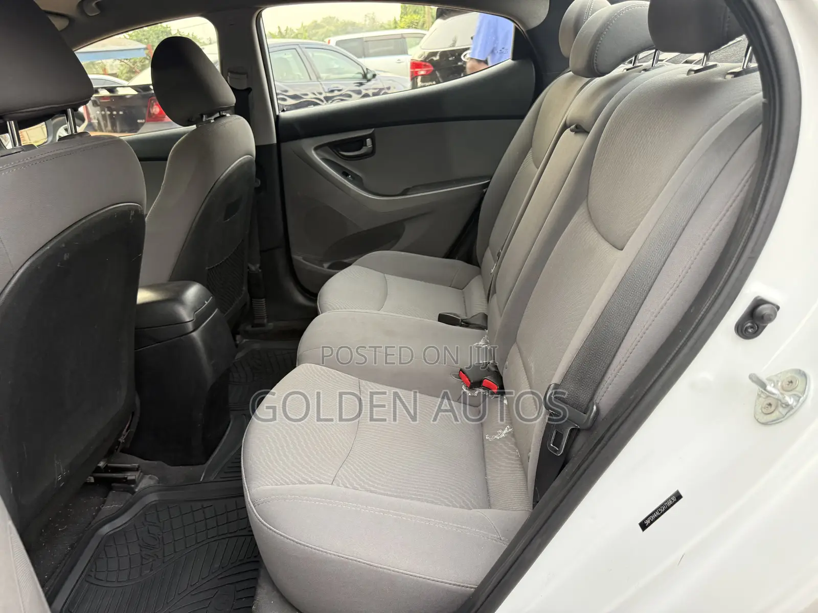 Hyundai Elantra SE Sedan FWD (1.8L 4cyl 6A) 2016 White