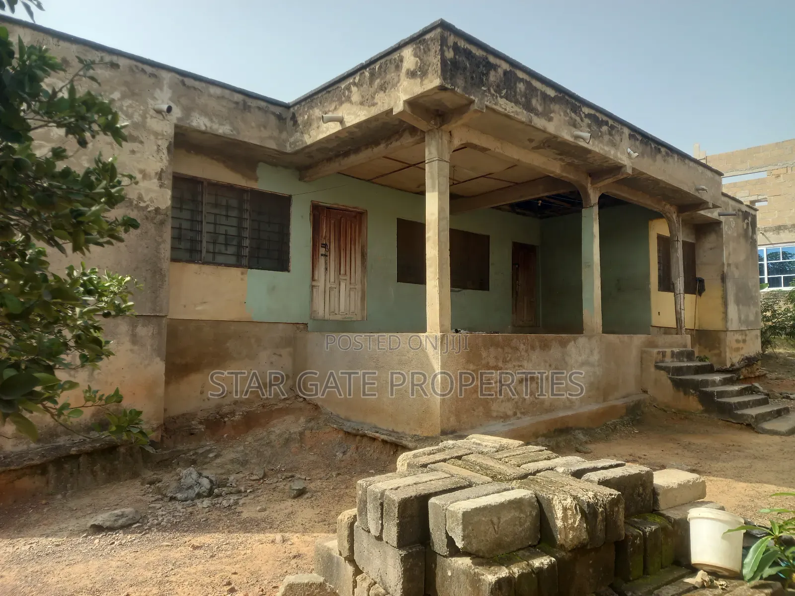 5bdrm House in Atimatim, Kumasi Metropolitan for sale