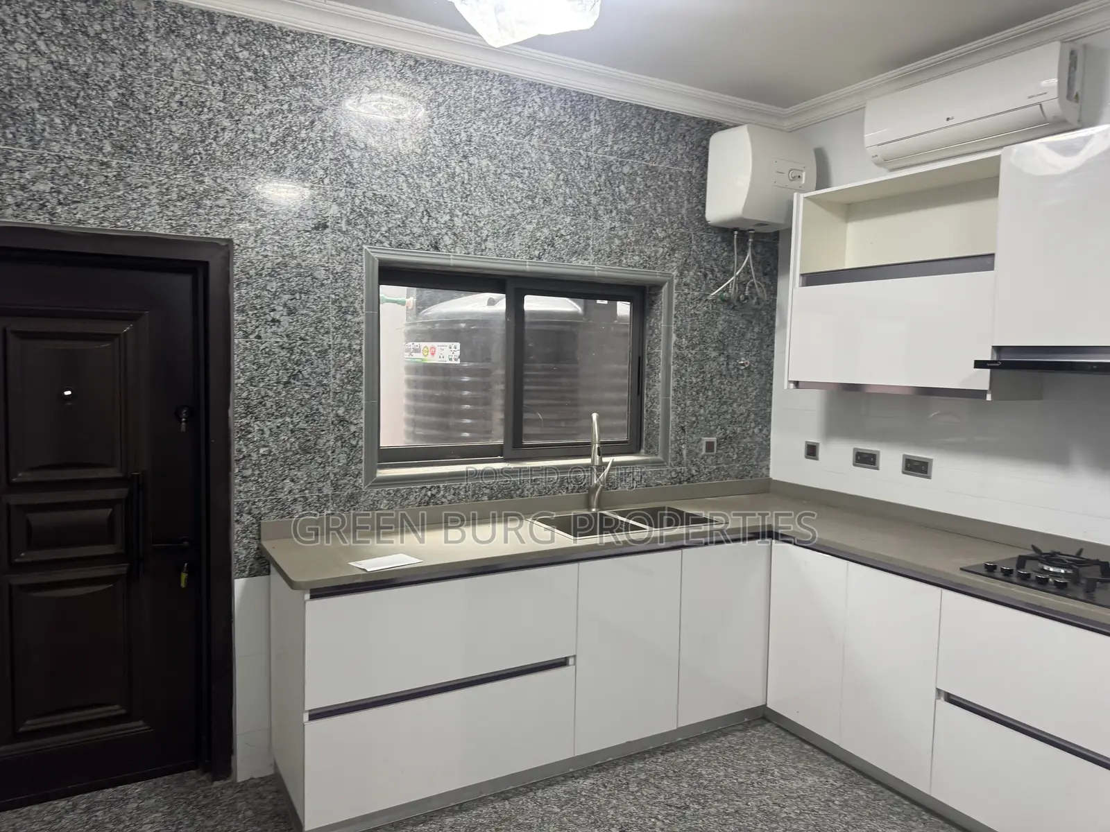 5bdrm House in East Legon for rent