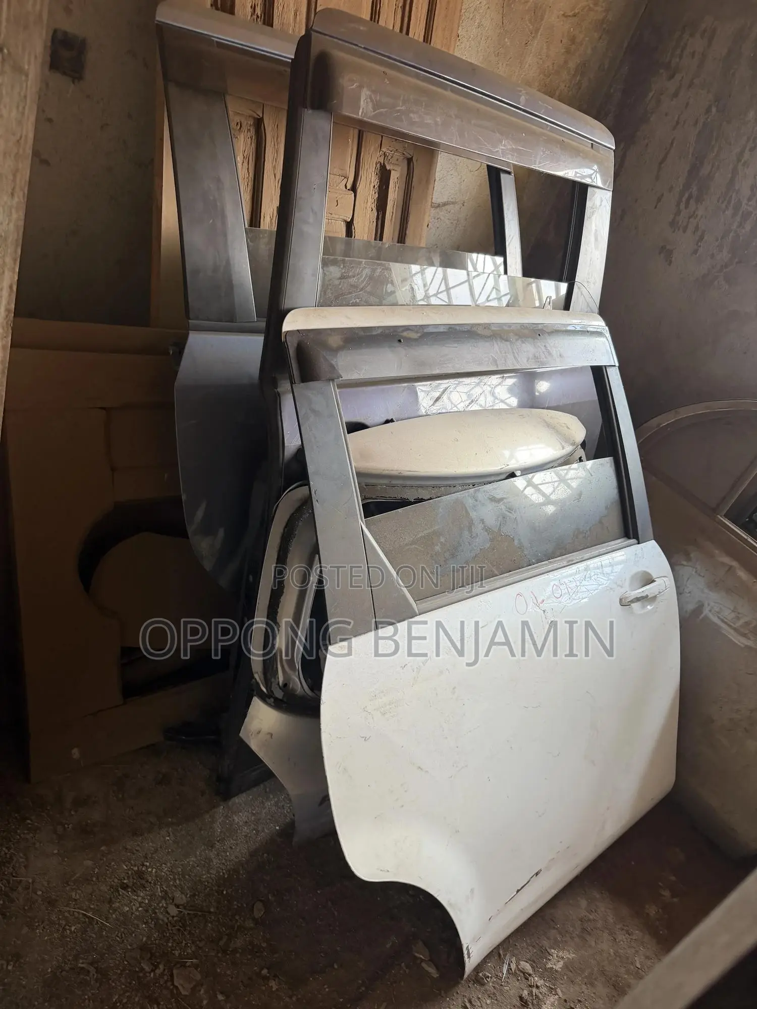 Toyota Sienta Sliding Doors