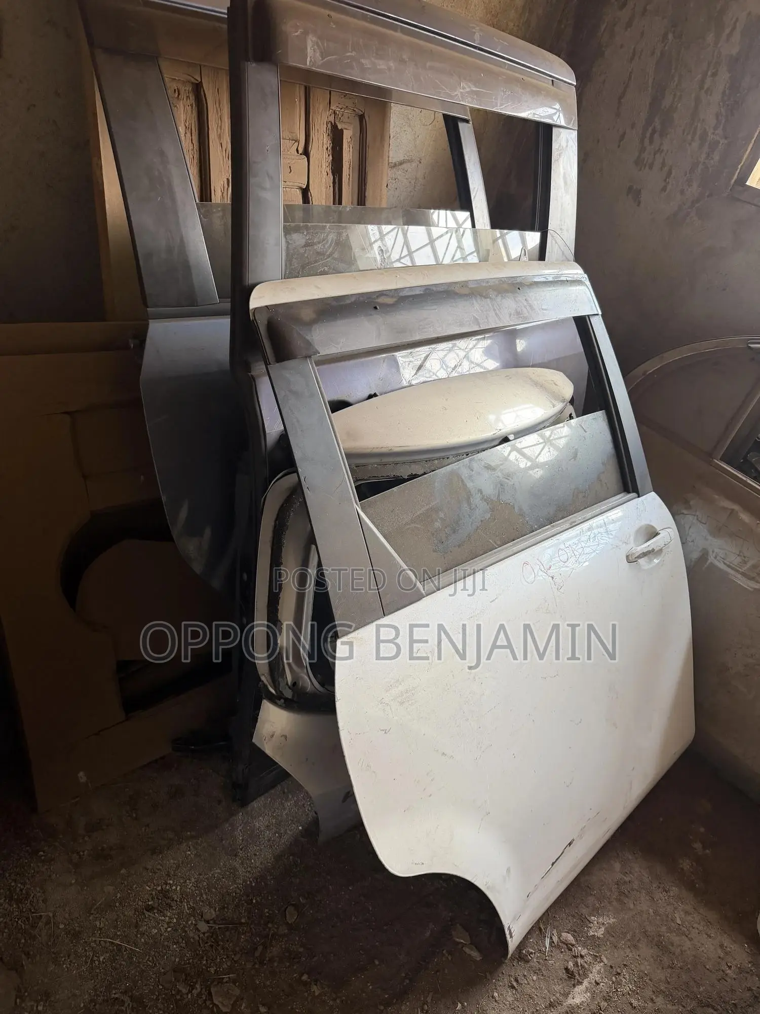 Toyota Sienta Sliding Doors